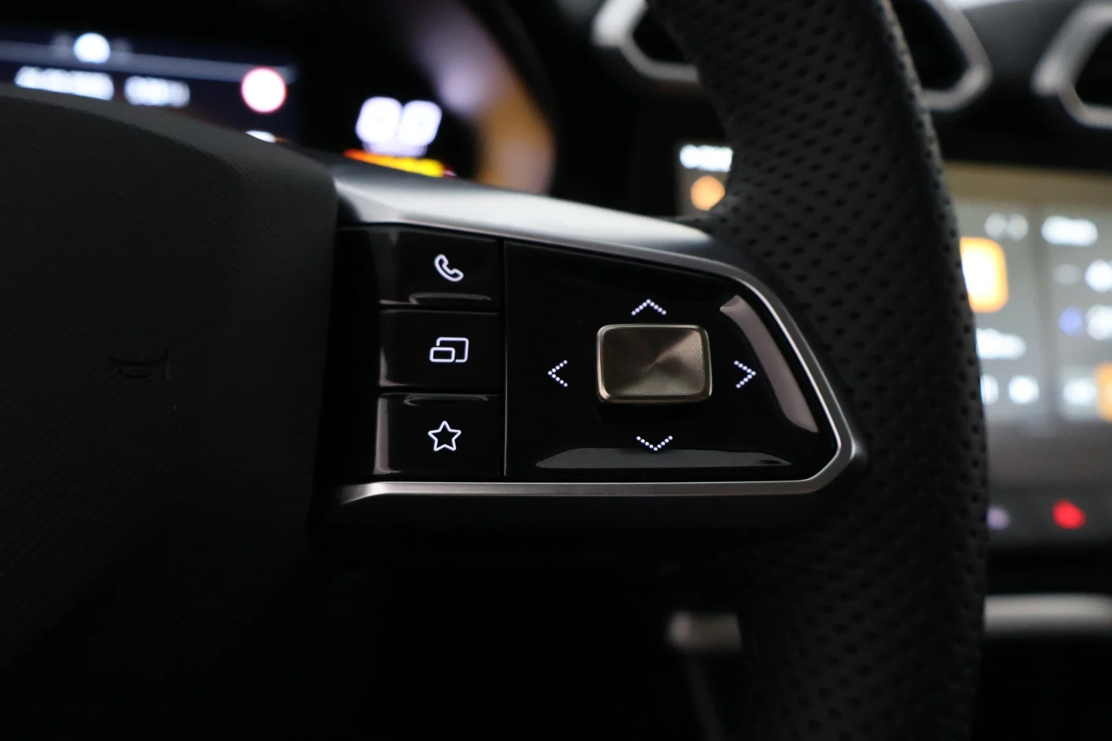Car Image - 1PxQovXTZQ3vvnSNDeJ1TD
