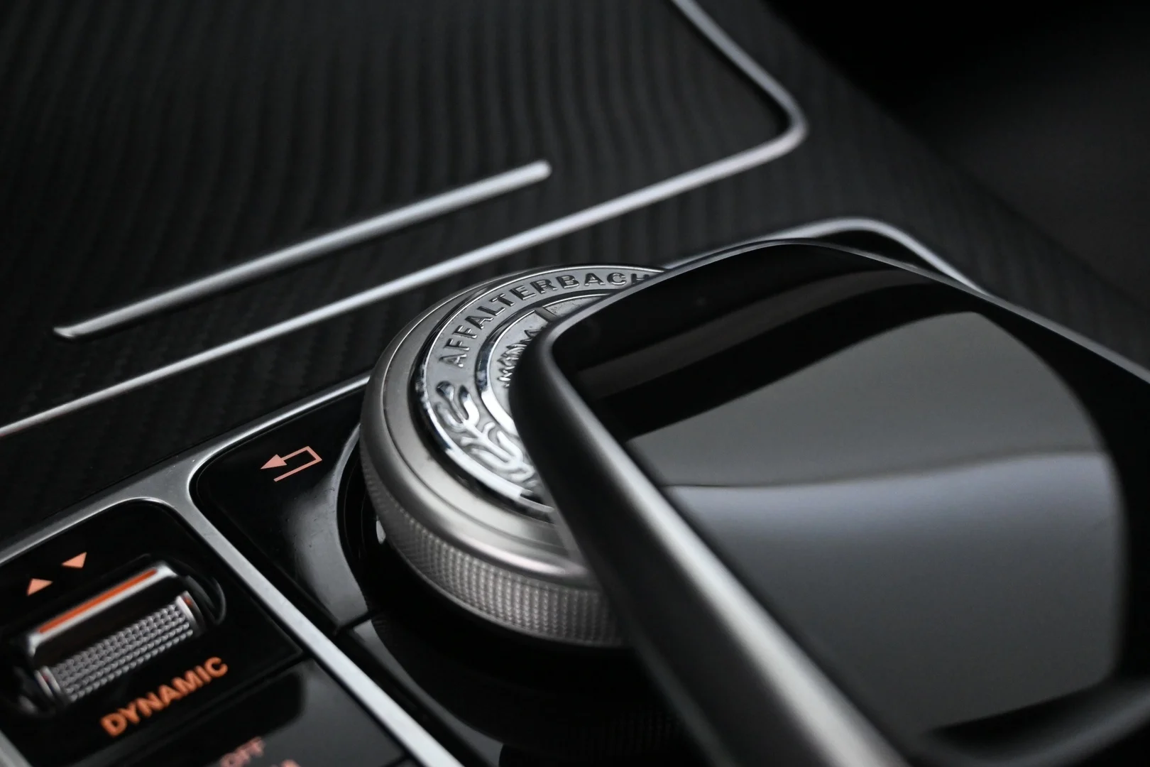 Car Image - 32pkXwHsruwF1wnhBdhBq