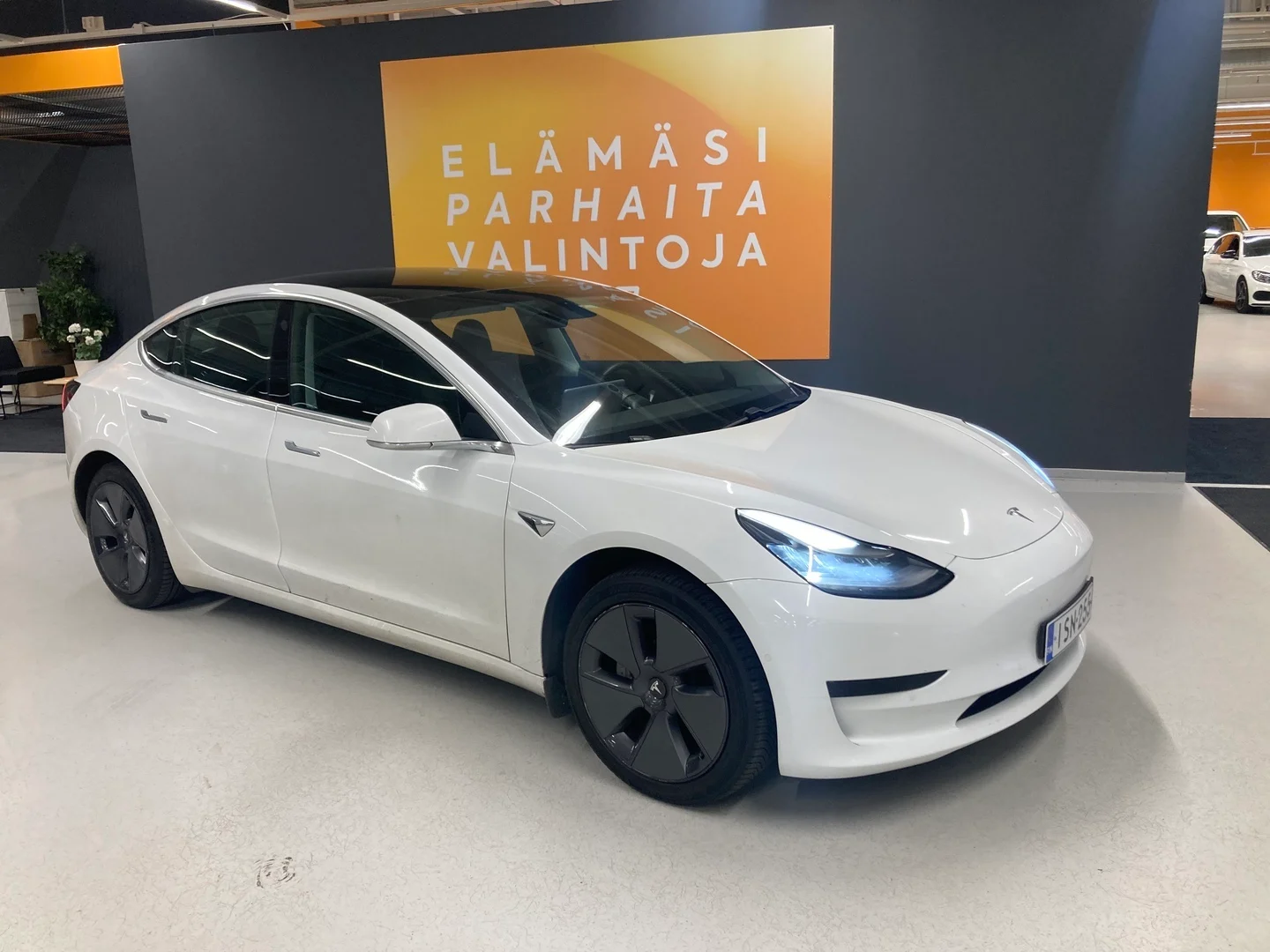 Car Image - u1XLQTNWDhZiRbTiBY3a8