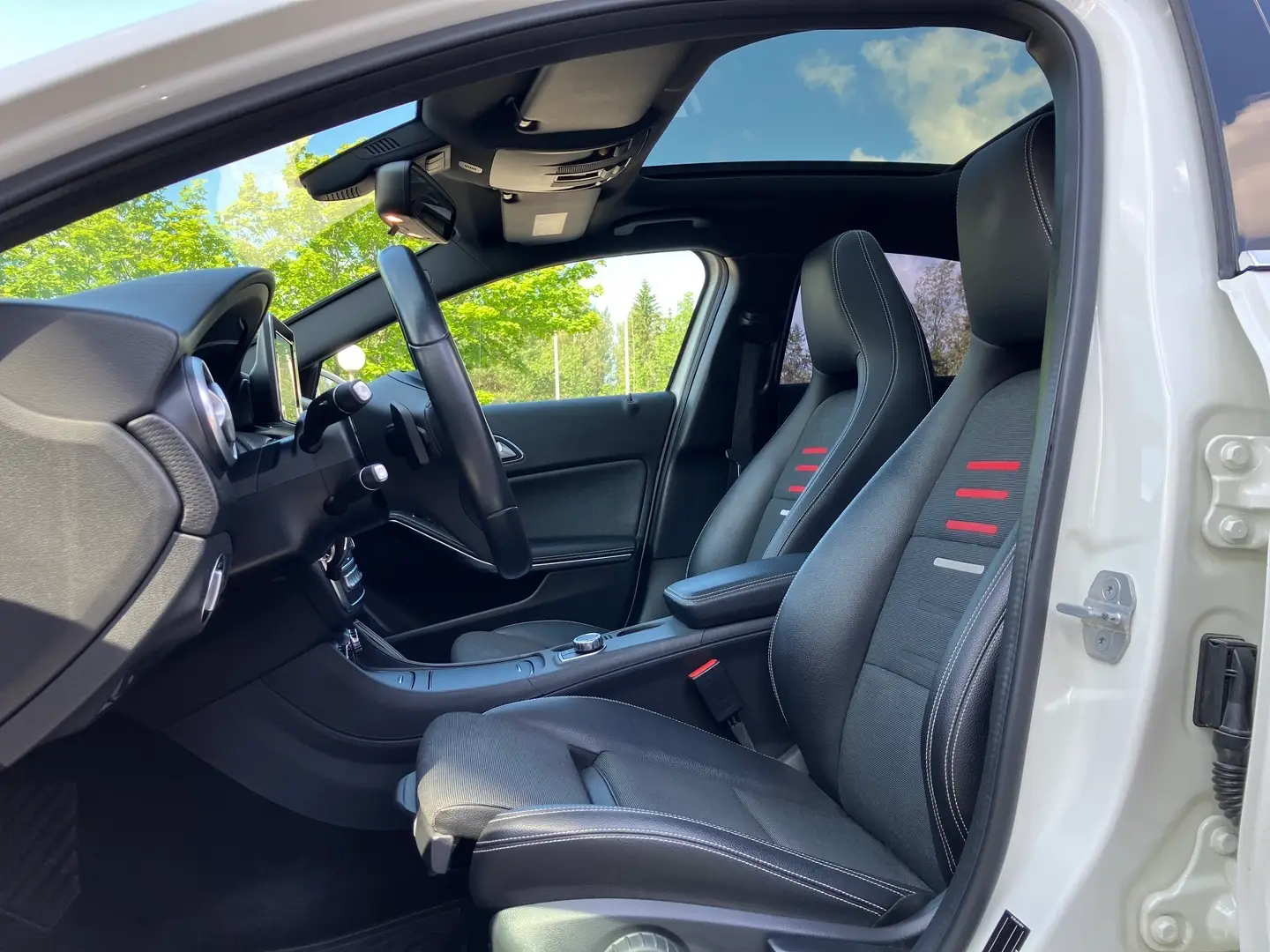 Car Image - 7c08lK7RfFnEBEsJMpxaGB