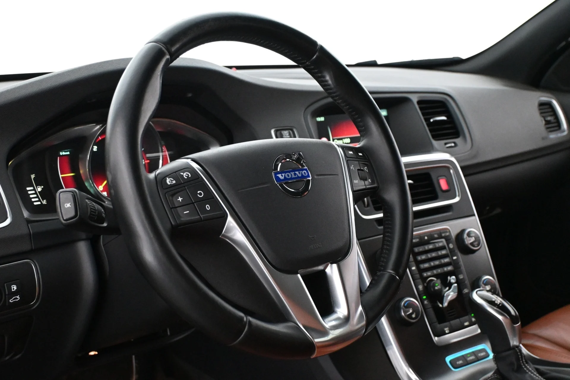 Car Image - 1HJLOsAzlcjUh3lidgyJNn