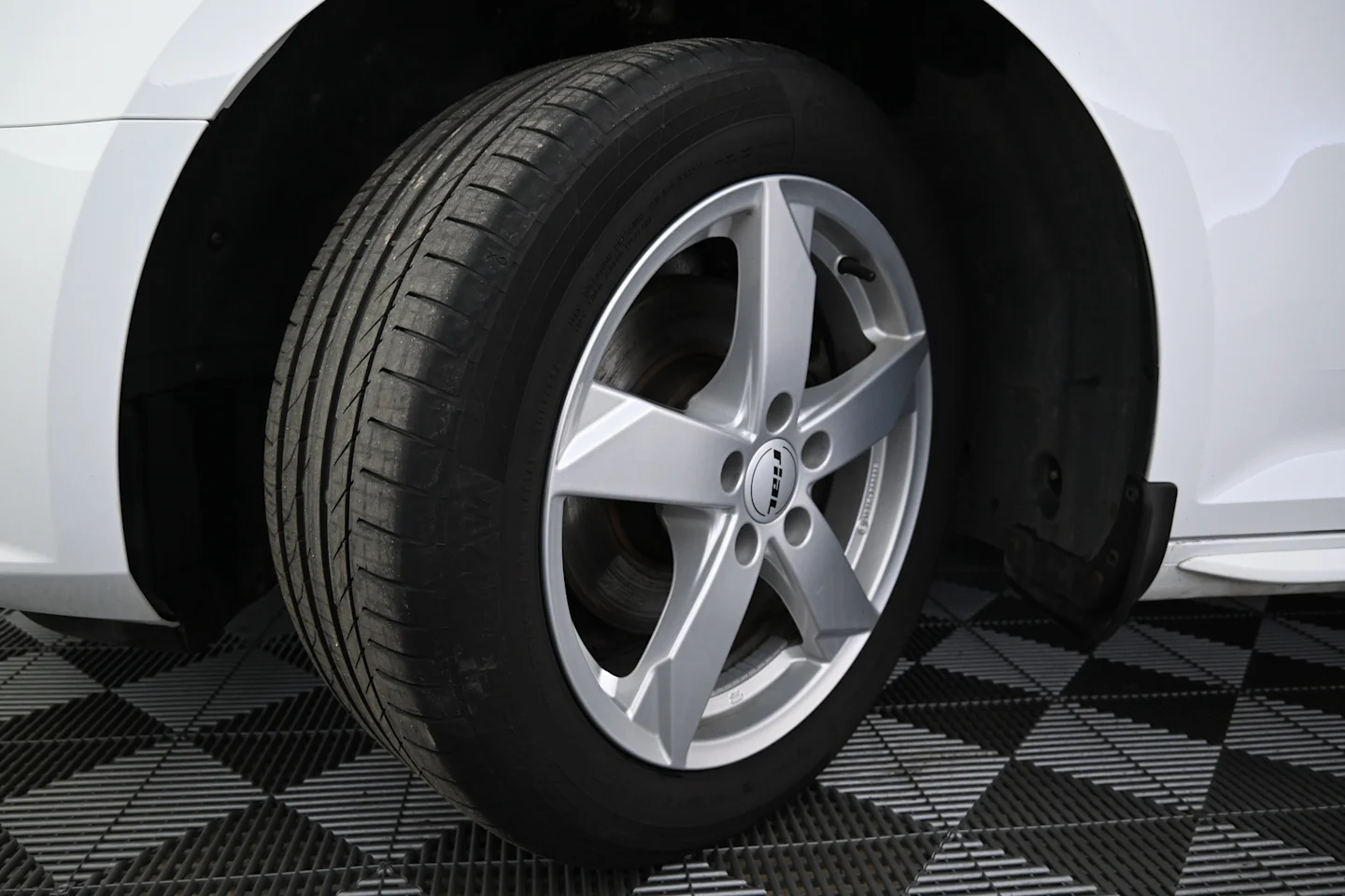 Car Image - nxI84AQgQCNrelsmhFeRt