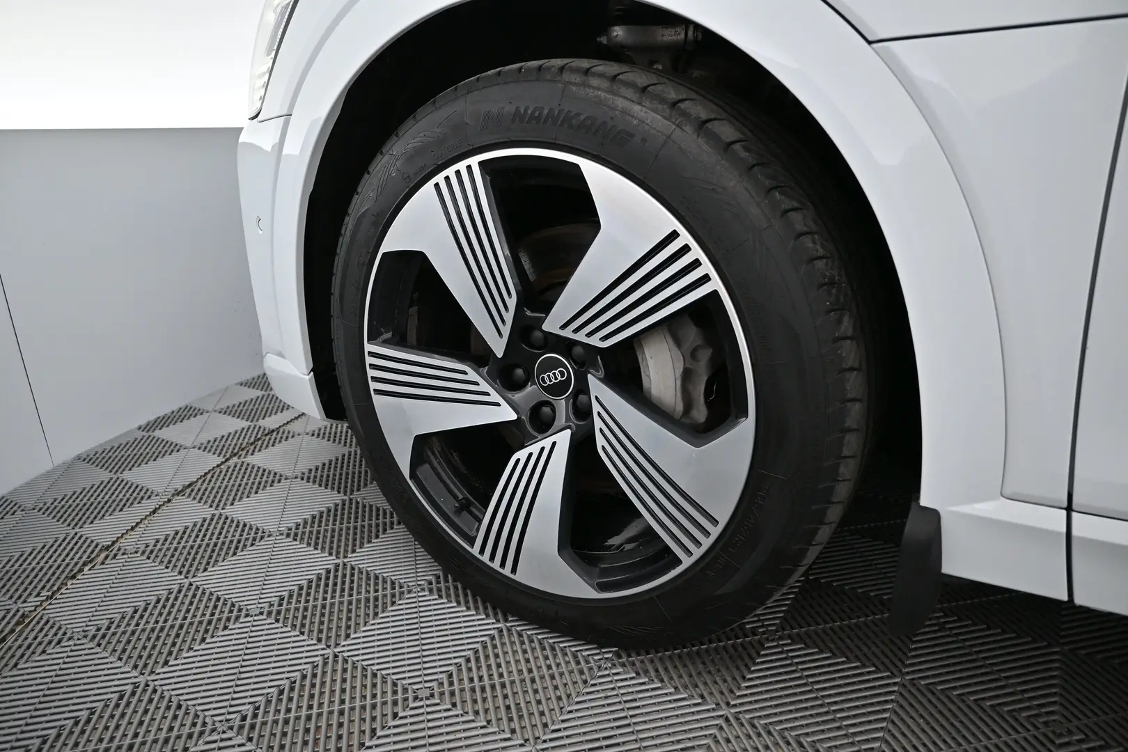 Car Image - 2Vhv4TxSLJLpx4kFKMtuMn