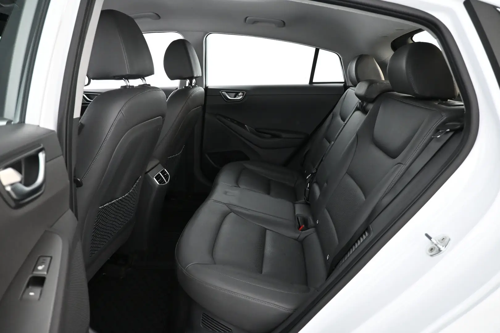 Car Image - 33sIctCa3a0nfm4K22bIgj