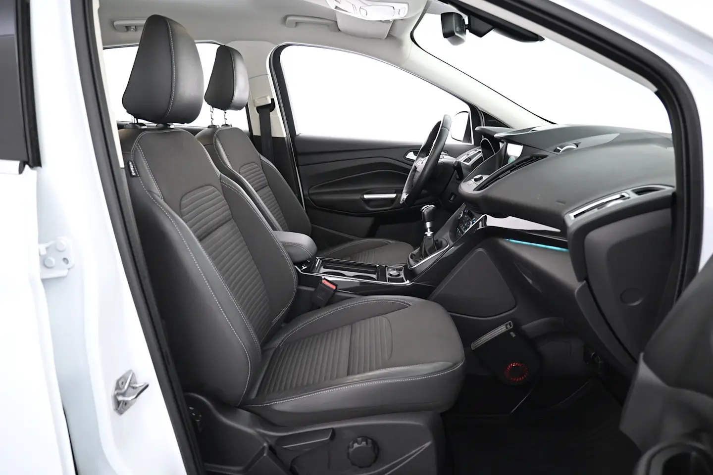 Car Image - 5Gu8b3S4sL6e2YFnUoYWfi