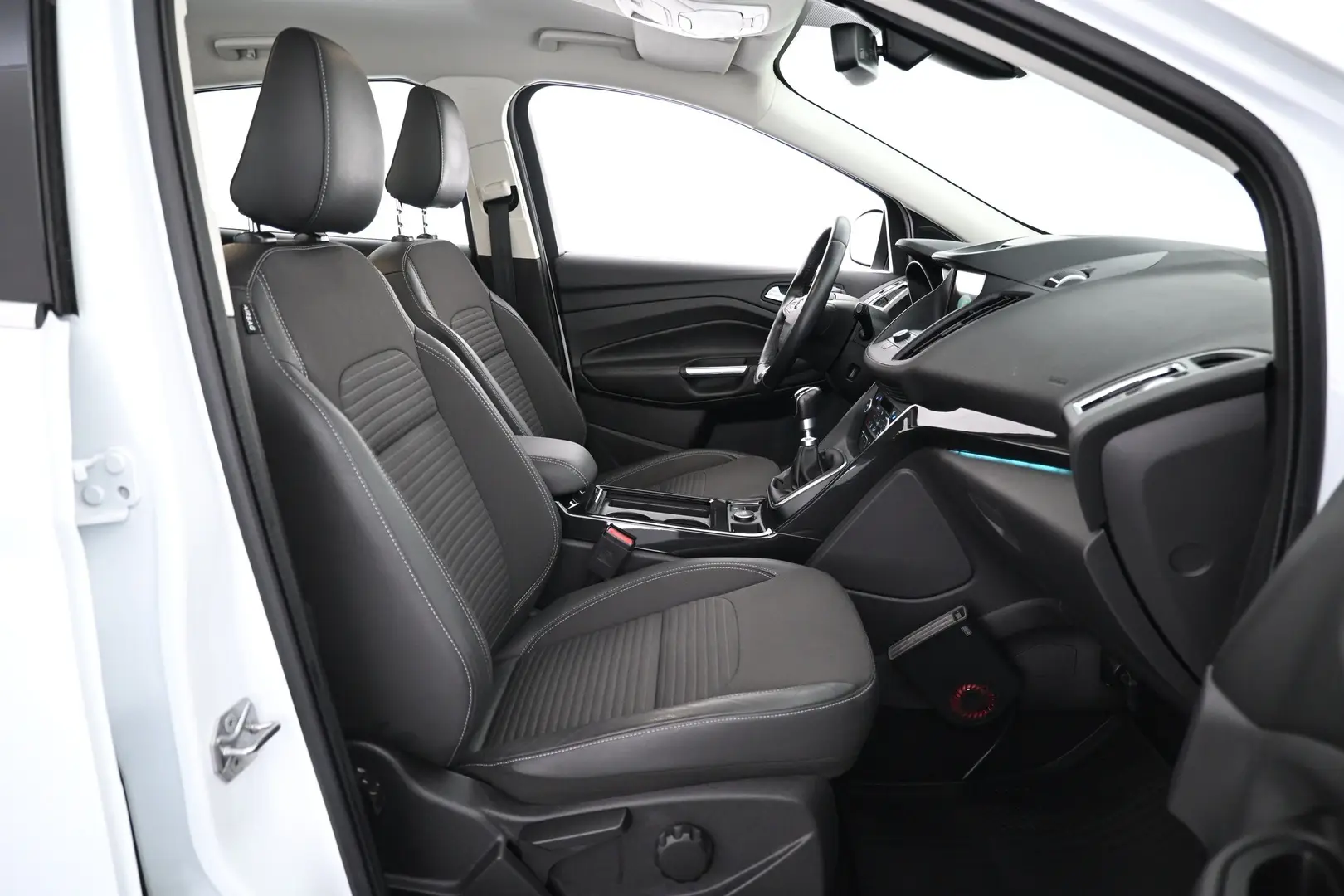Car Image - 5Gu8b3S4sL6e2YFnUoYWfi