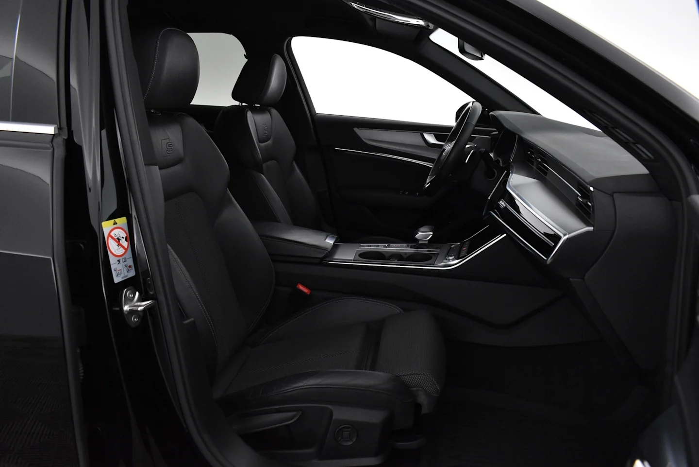 Car Image - 5IulBvw0dADNAPF5GGUc1L