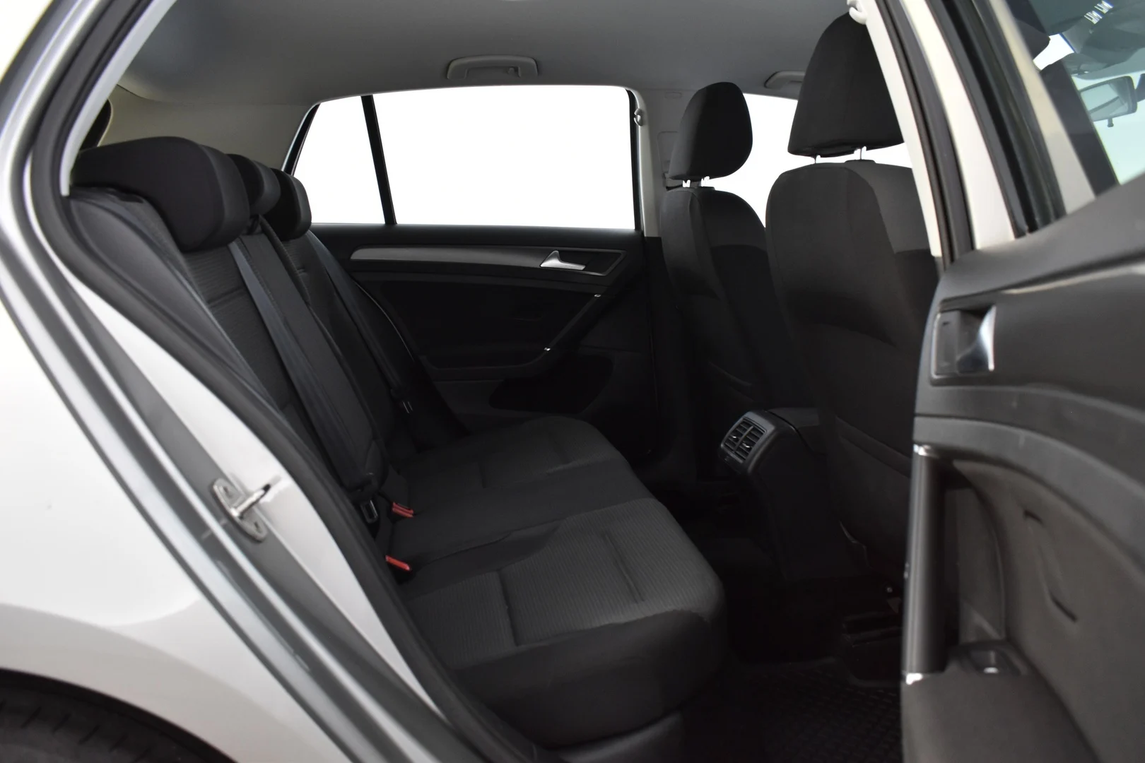 Car Image - 4ZxUJXWcaberfNYfIVtN32