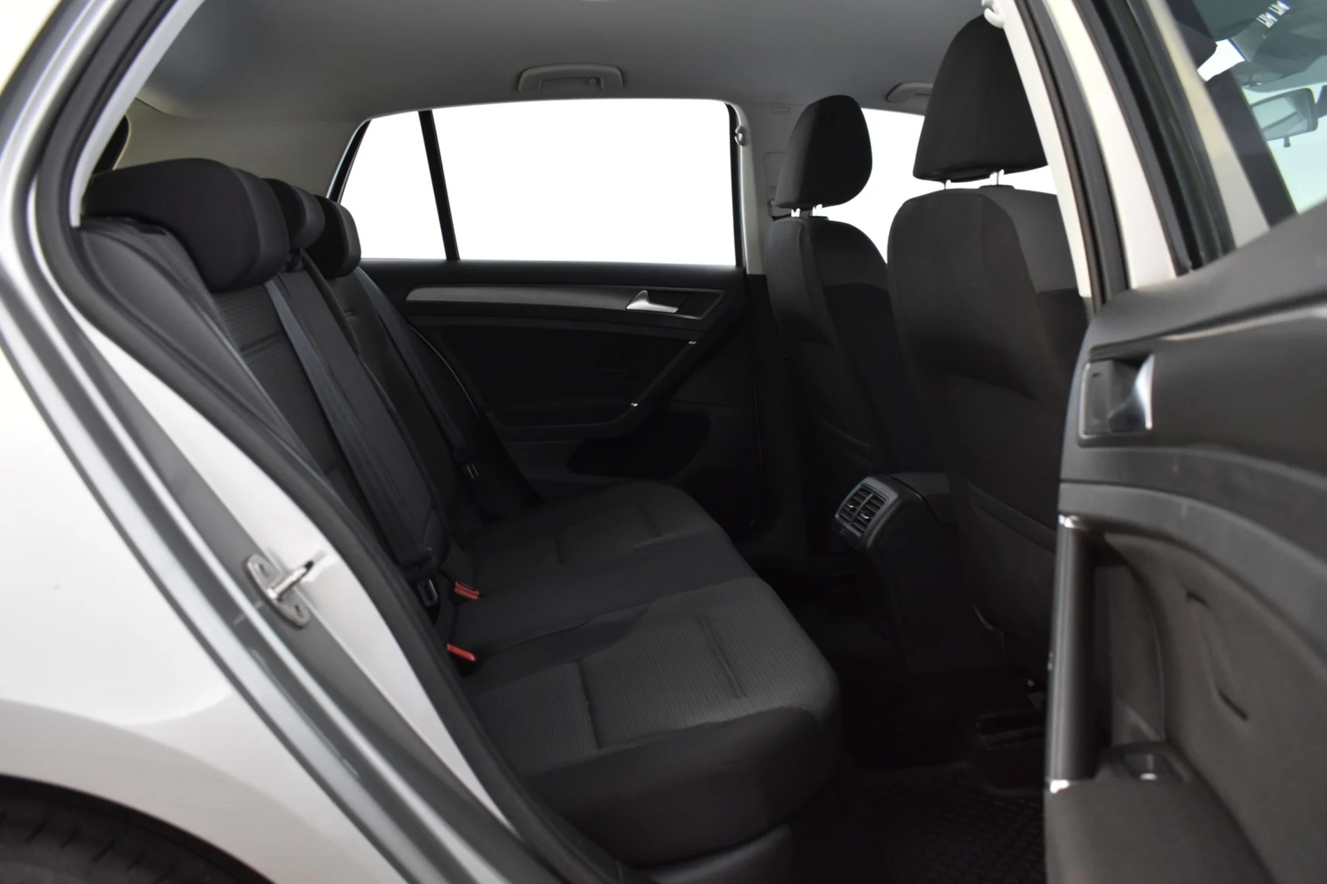 Car Image - 4ZxUJXWcaberfNYfIVtN32