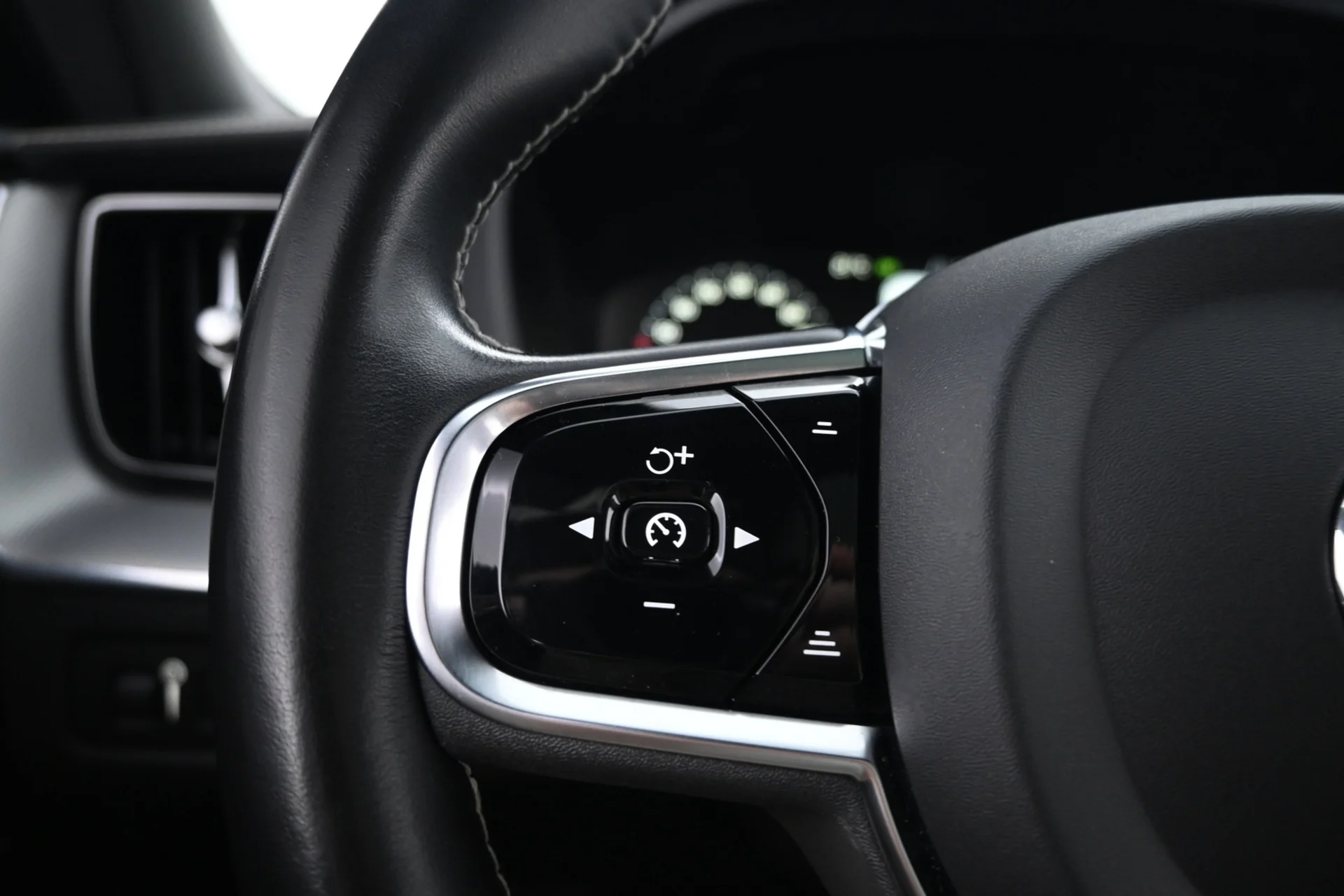 Car Image - 5mVCLU2xBzeOdBww1bqMom