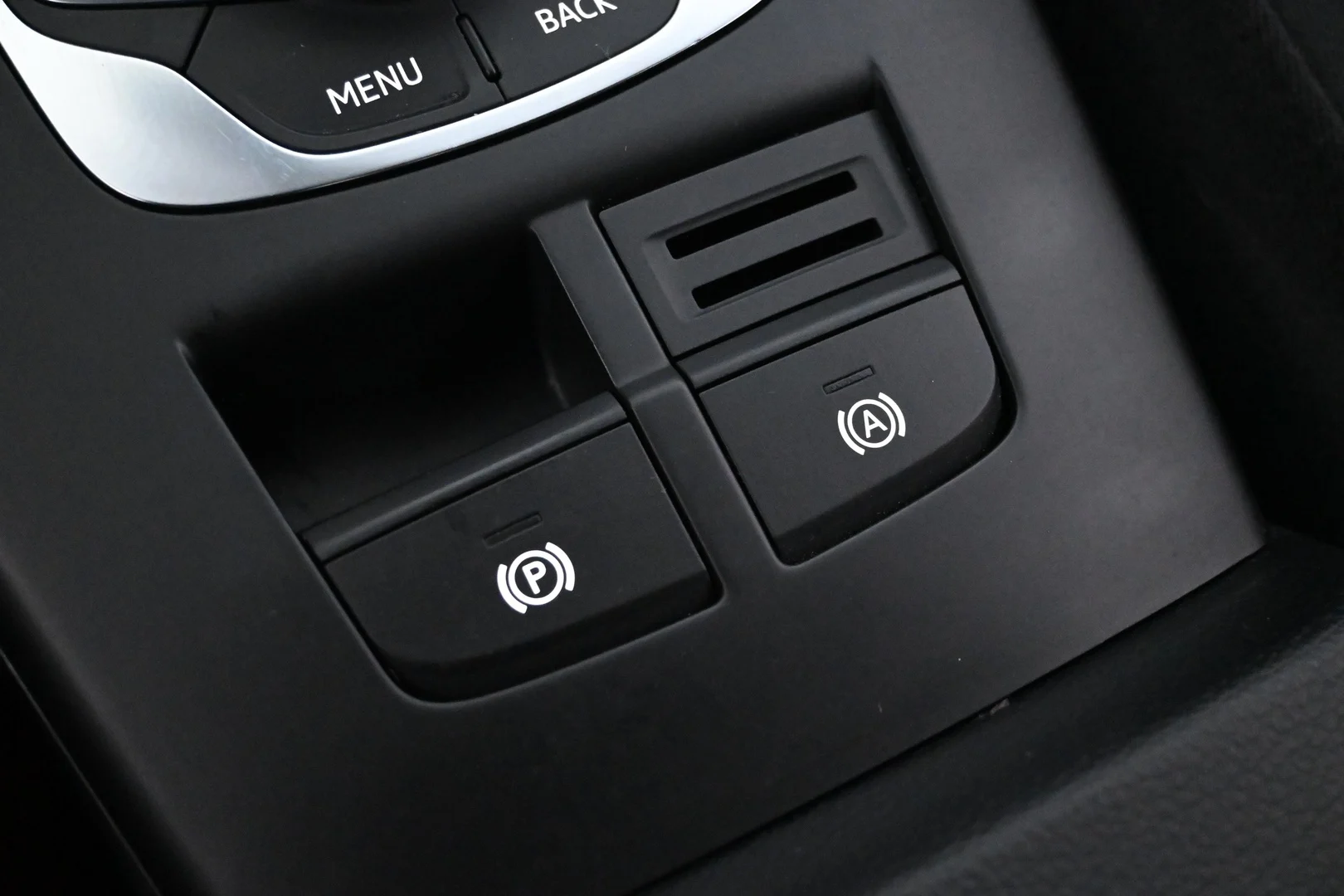 Car Image - 4MxS7hTw4DHG81ItsDxuoV