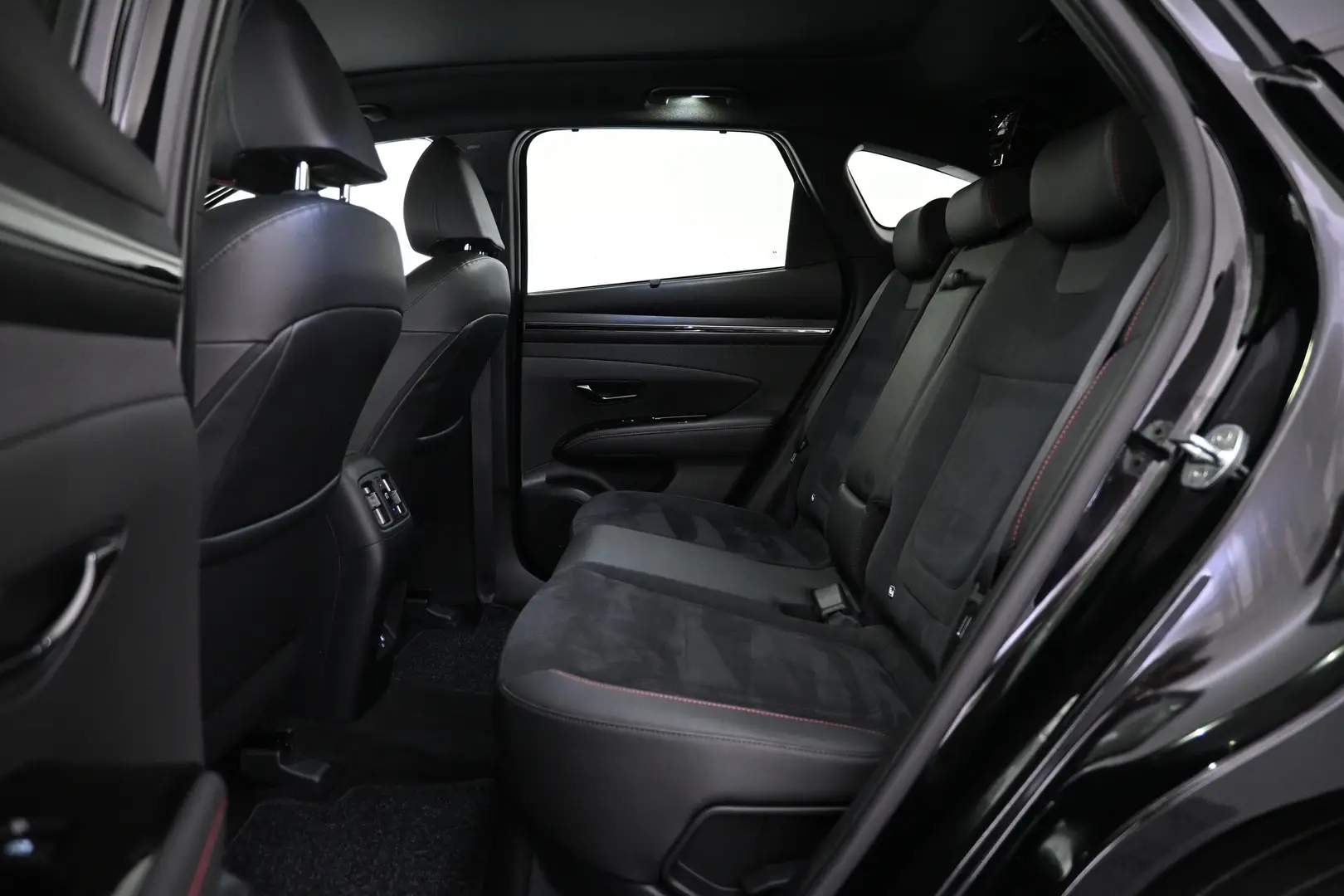 Car Image - rNtrS9iOowfNcSBsxIn6m