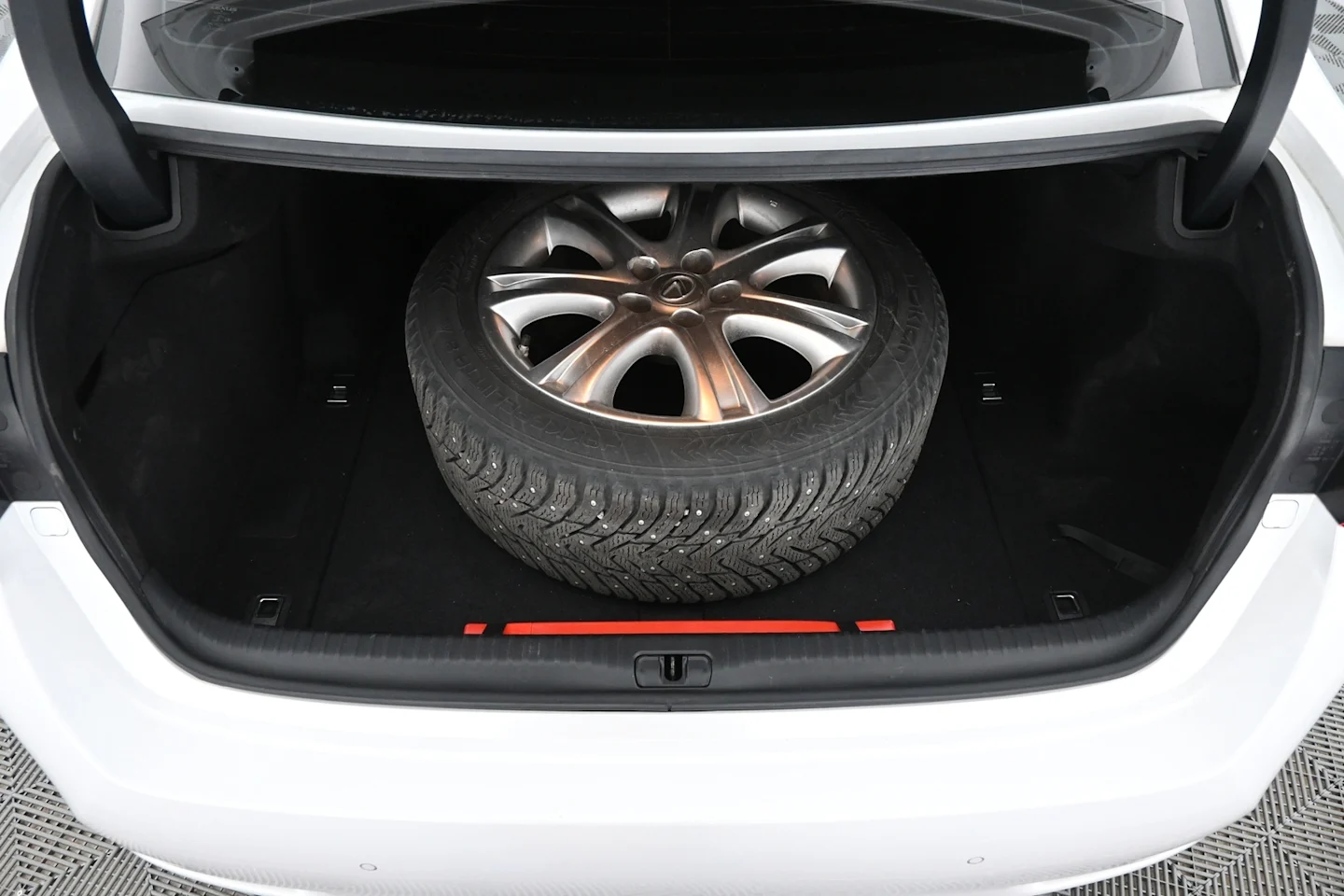 Car Image - 6kVA6FvrVDqAYJcdq6CEG1