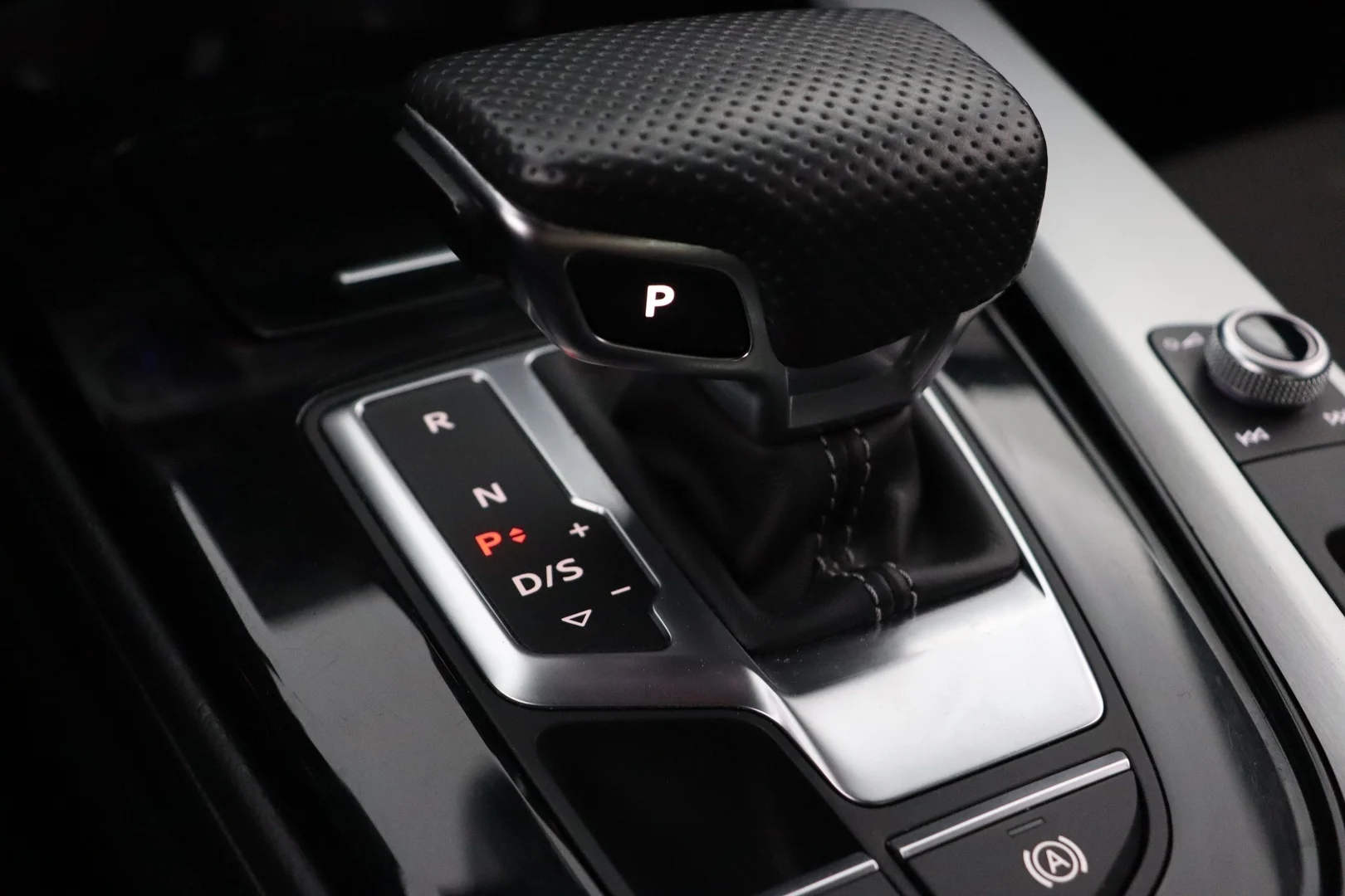 Car Image - 6m4IJN7eb8D6ebcQrba69Q