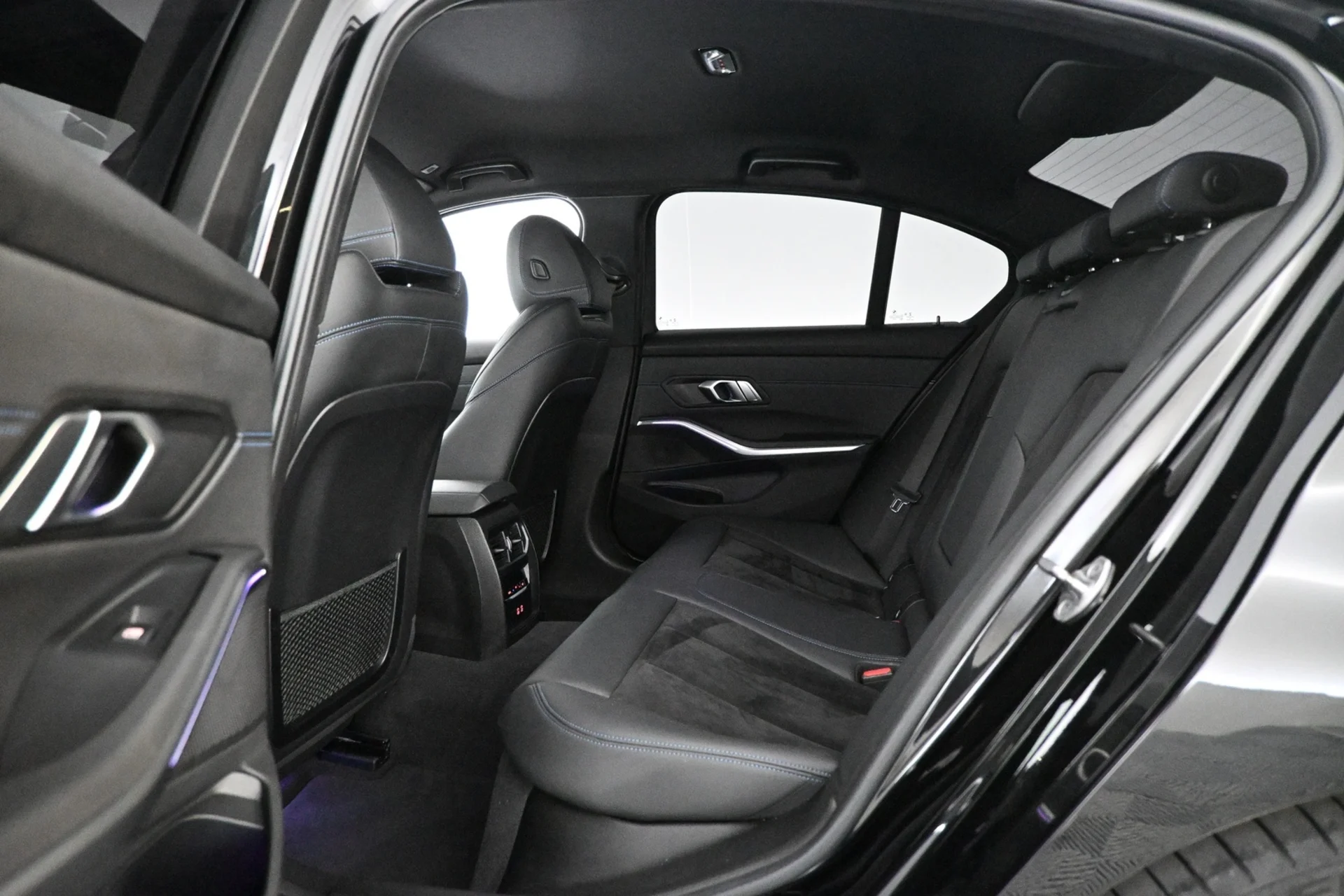 Car Image - 3u0LncePxF1lwlBBcL76Eh