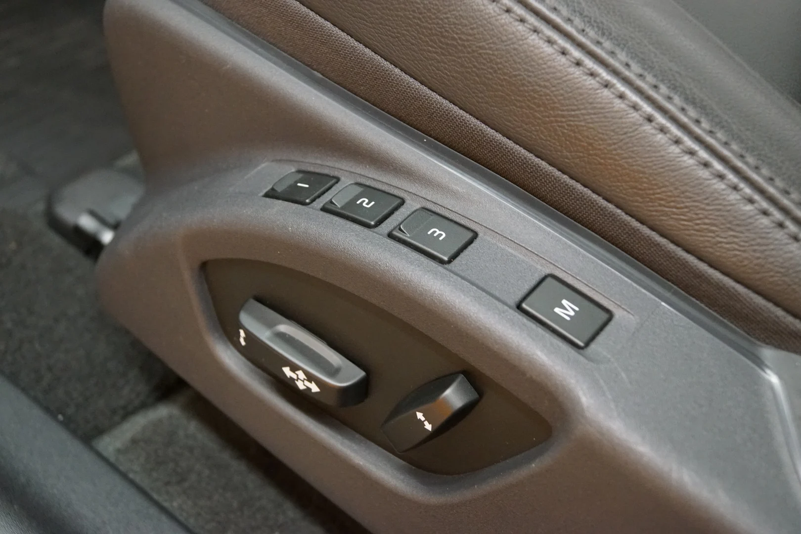 Car Image - 2iWV3r7dBpwUxoRLatgpS2