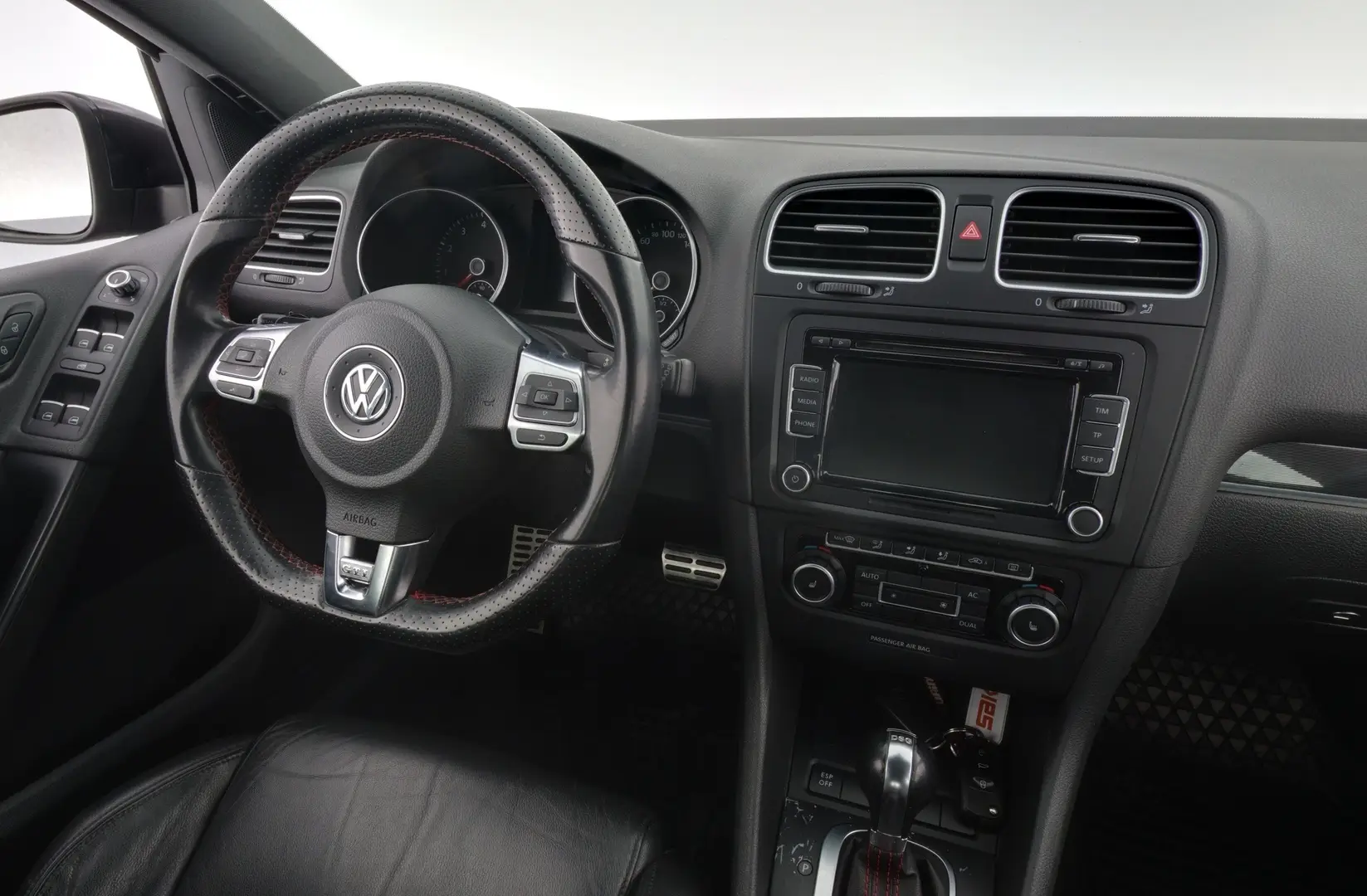 Car Image - 39RWFtxfqNGxVJLRYmLmDo