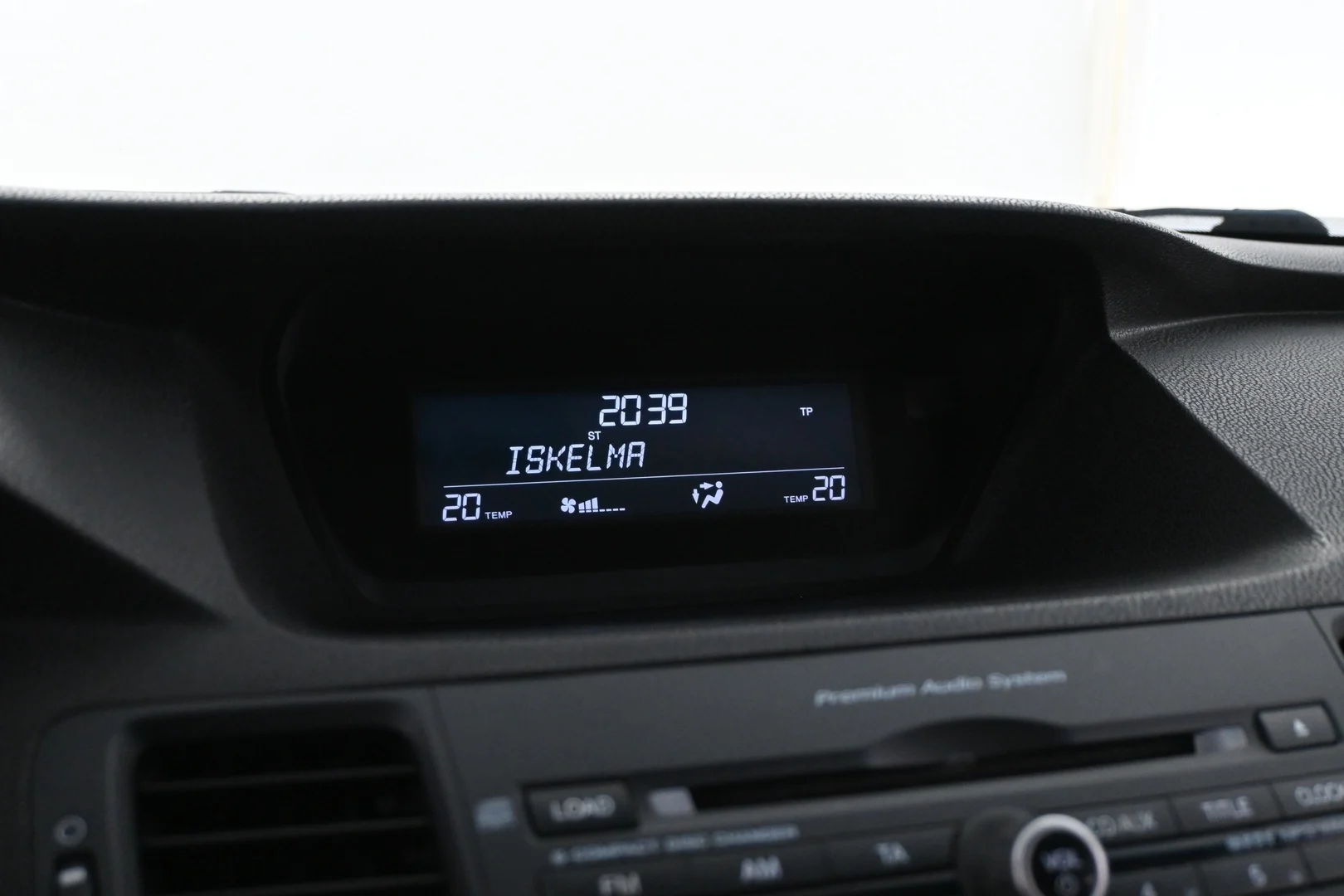 Car Image - 1eaCaY20Fm7yLA5C3eZwJQ