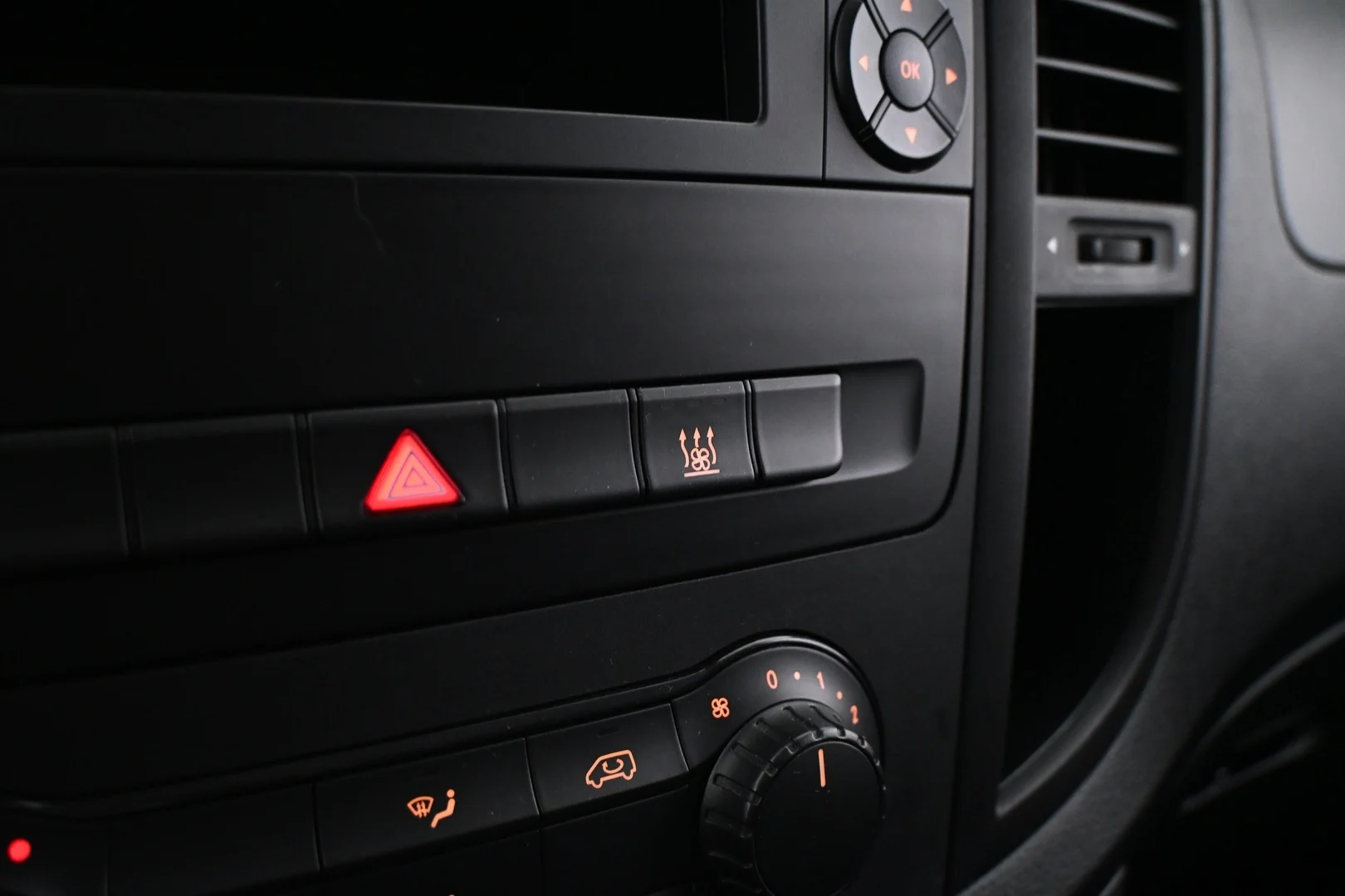 Car Image - 1hGqOhn4d4Bvr6nmbkgrod