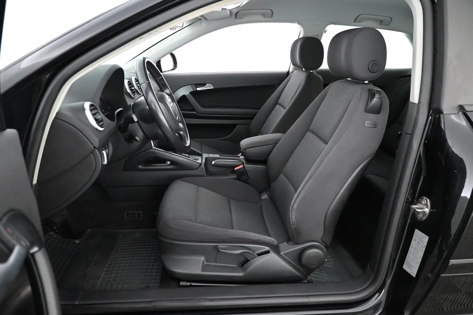 Car Image - 77i0YOQxEd3REugvMcAYaY