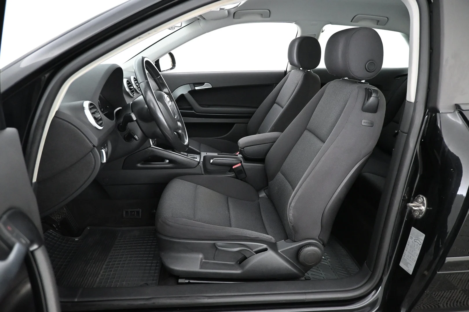 Car Image - 77i0YOQxEd3REugvMcAYaY
