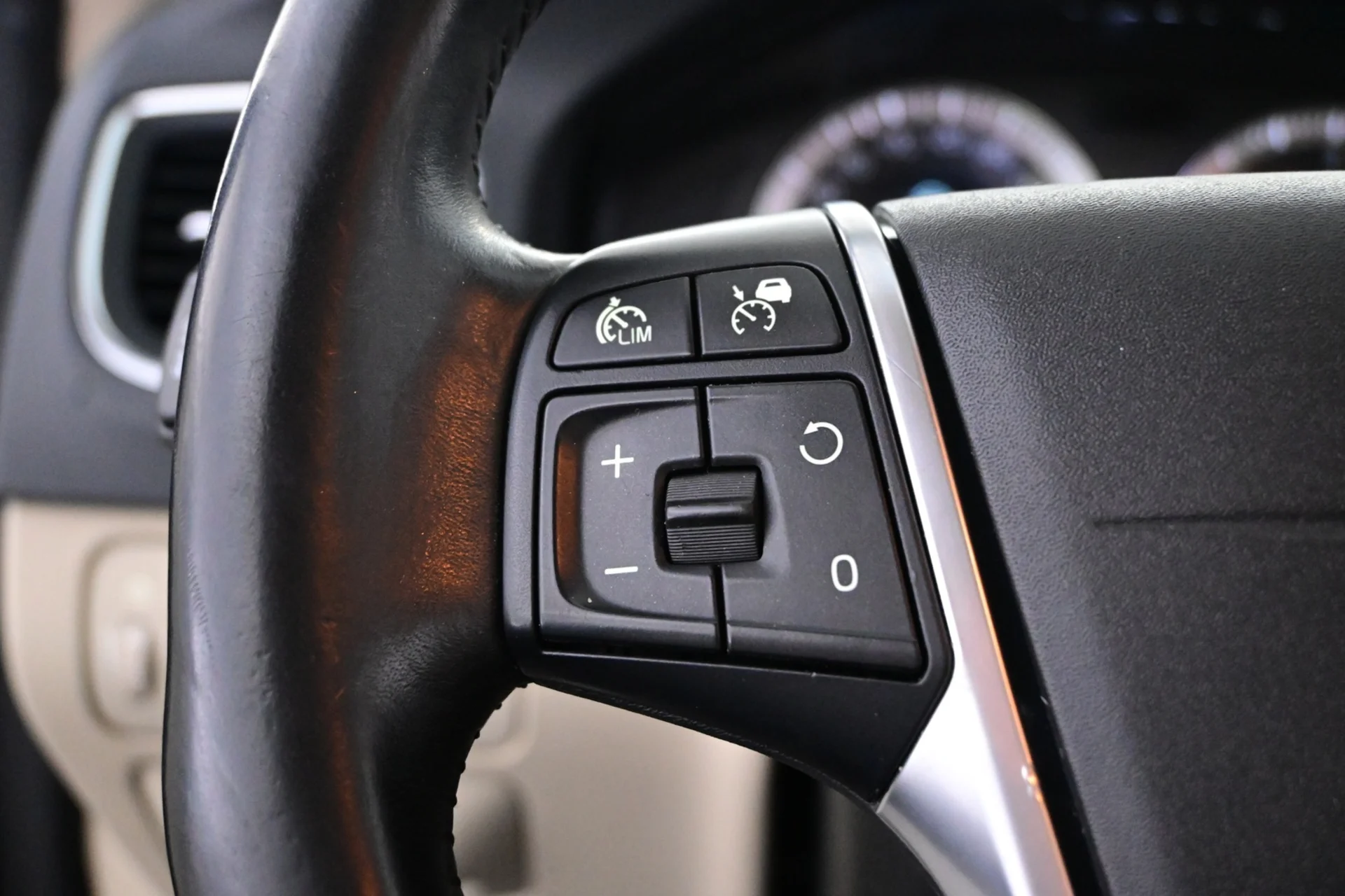 Car Image - 5zNSzg8y088li3l9khBWwp