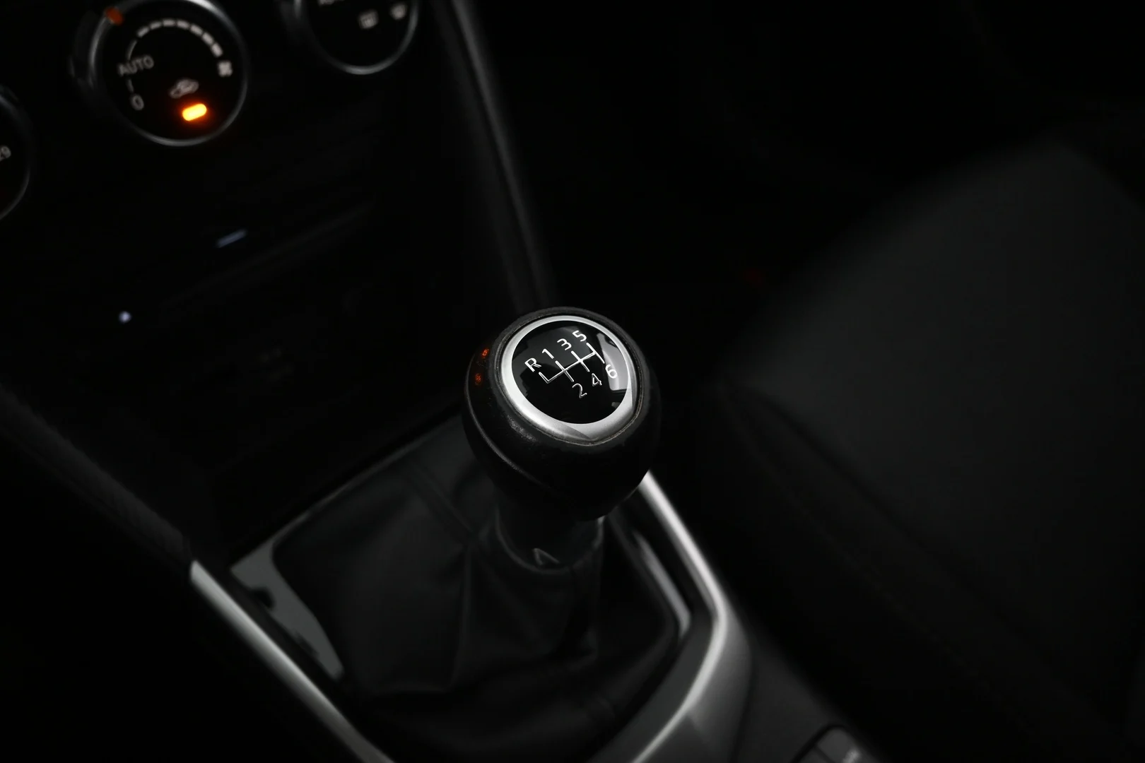 Car Image - 4RVnN2YD7l6AV63VBuRFIK