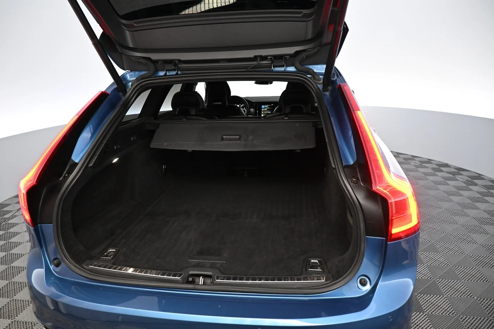 Car Image - 54Lg1AWJt3daw8pv0ksRiT