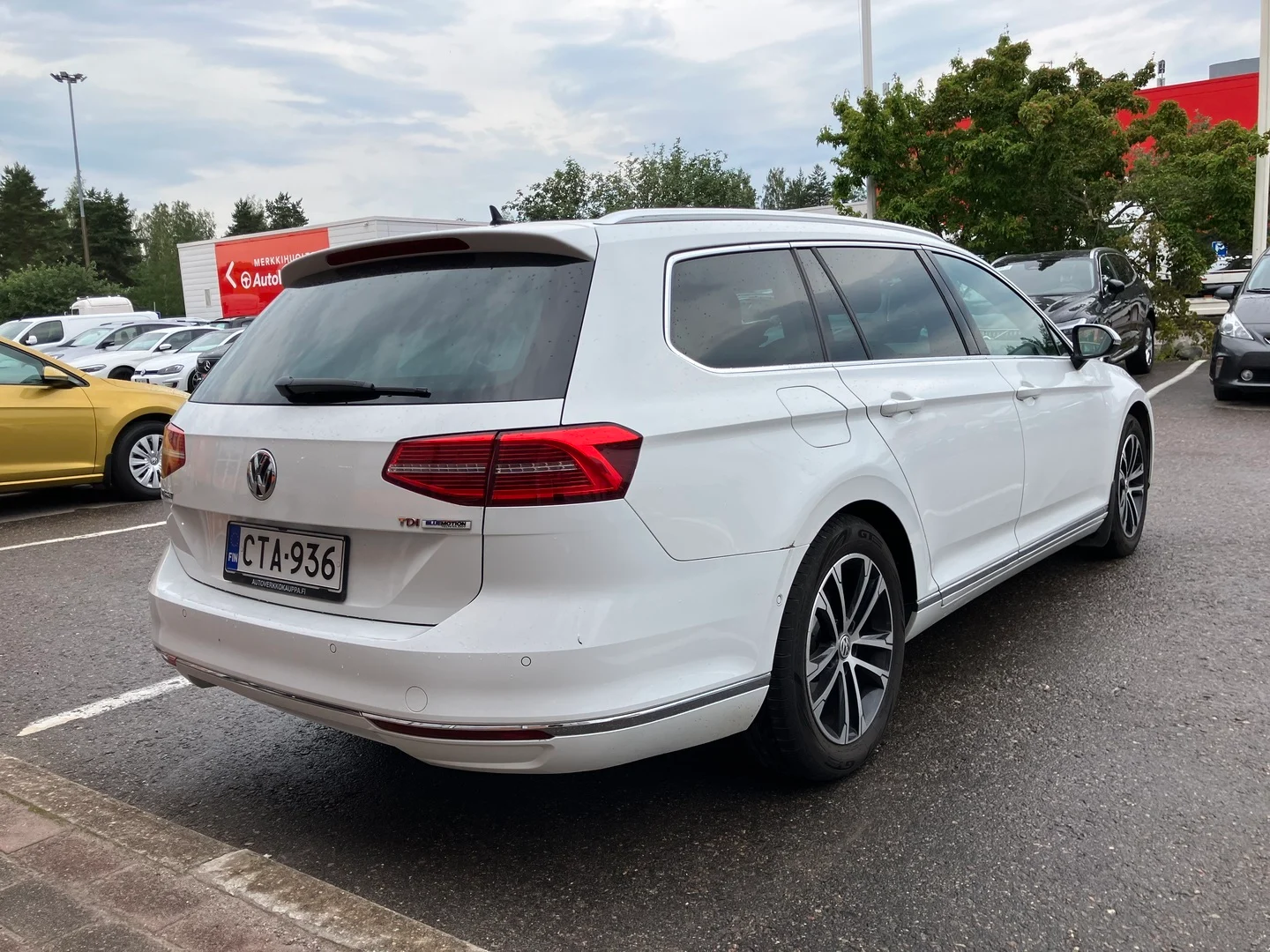 Car Image - 5WRp3vM7kTXiee2M5VPpzl