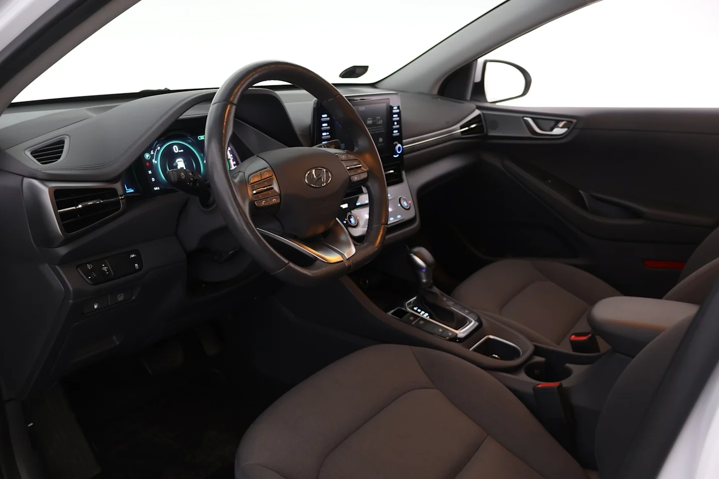 Car Image - 5vXf96KNAsvY8X3Z1CzP6r