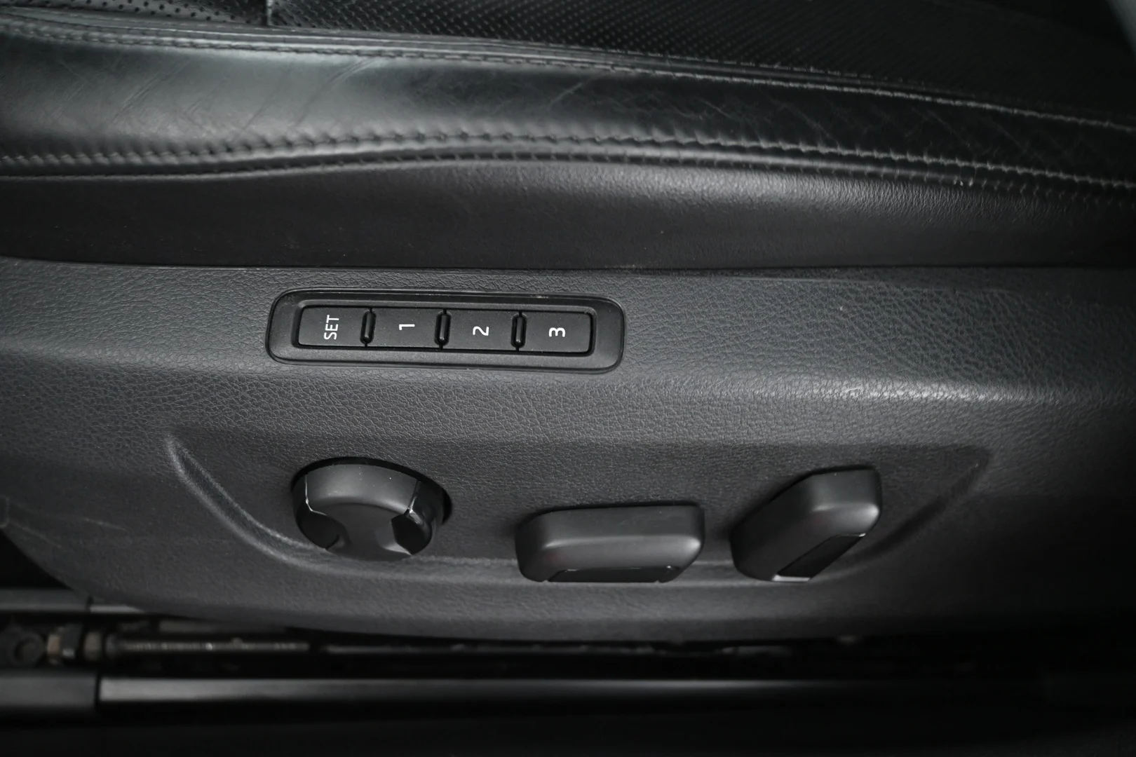 Car Image - 4DorlQxI2cwCwQVoO3kkqx