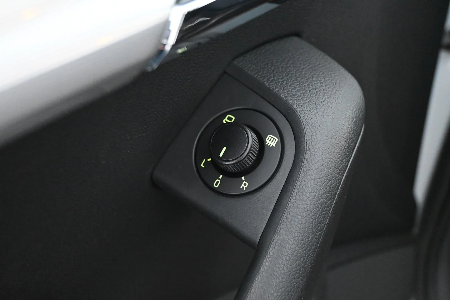 Car Image - 6baAtkwKpZgIu4MSJBSGuz