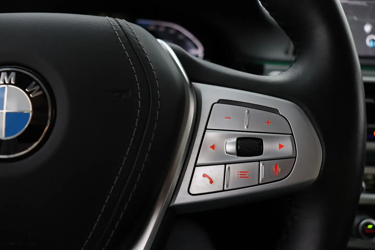 Car Image - 4n5DGxEY0OZAcxM1u6HMUb