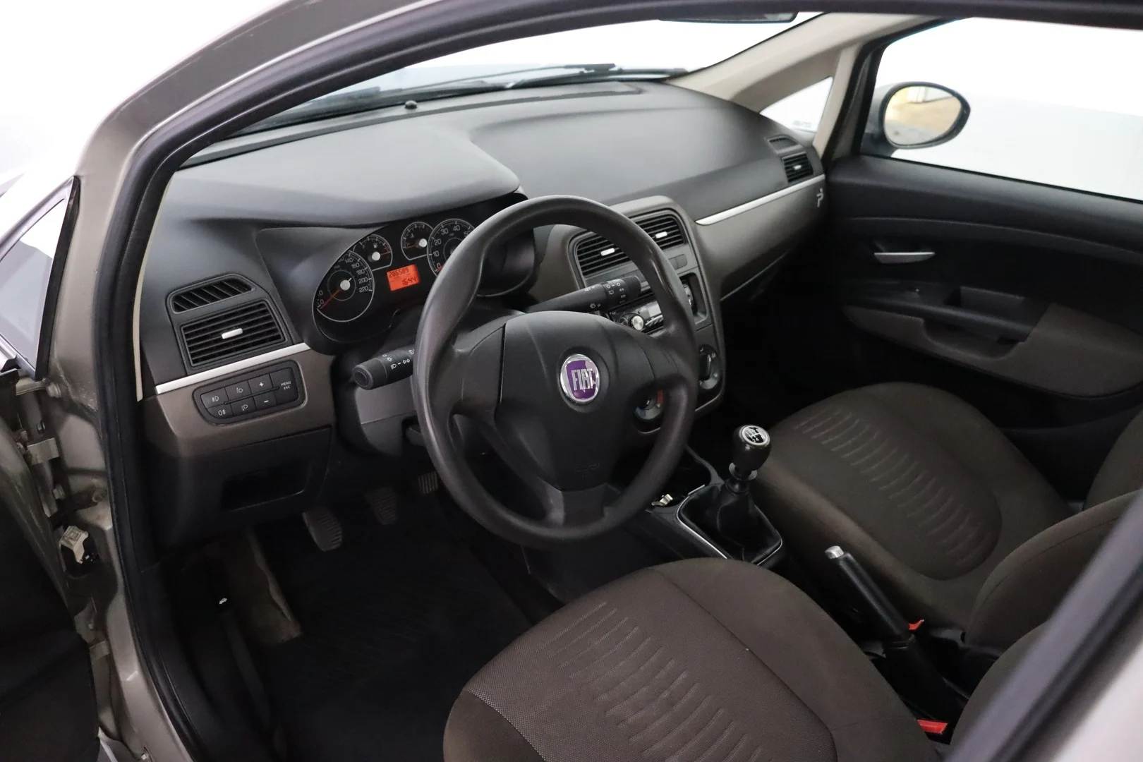 Car Image - 4Xg7SveL33jnlGKe0foV1s