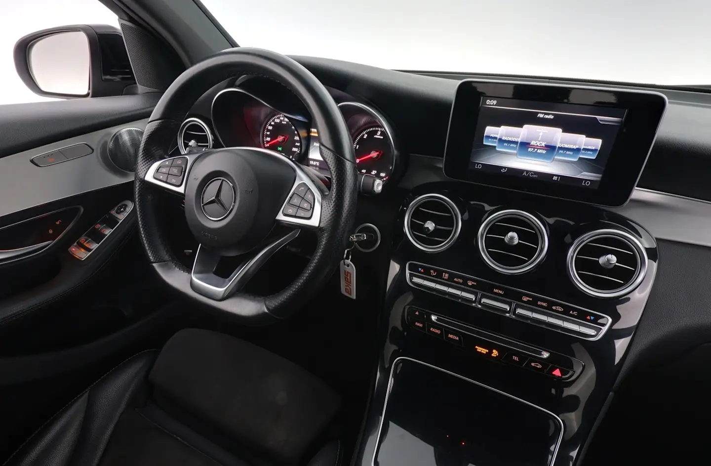 Car Image - RLCnEQRn3Cz2TgY39MSnq