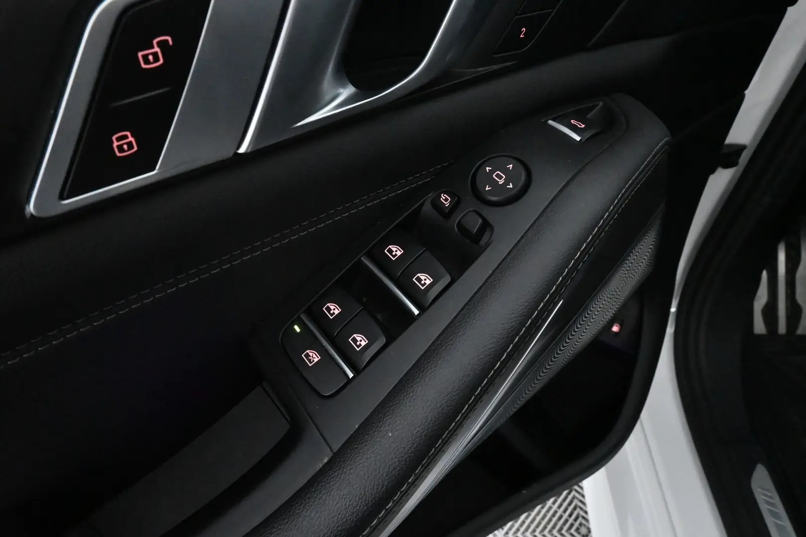 Car Image - Sv62XHijIJm7wCdT6iU6F