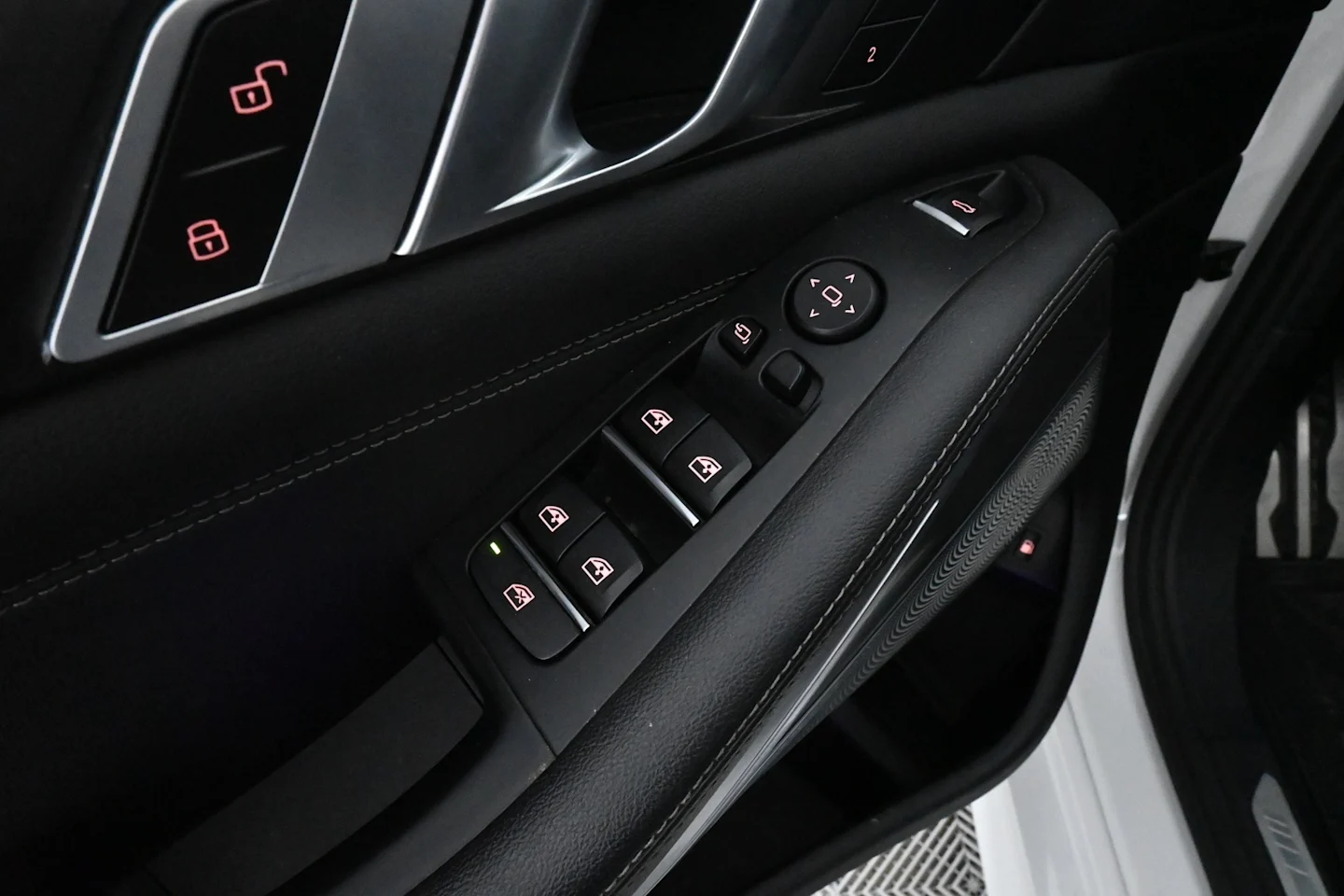Car Image - Sv62XHijIJm7wCdT6iU6F