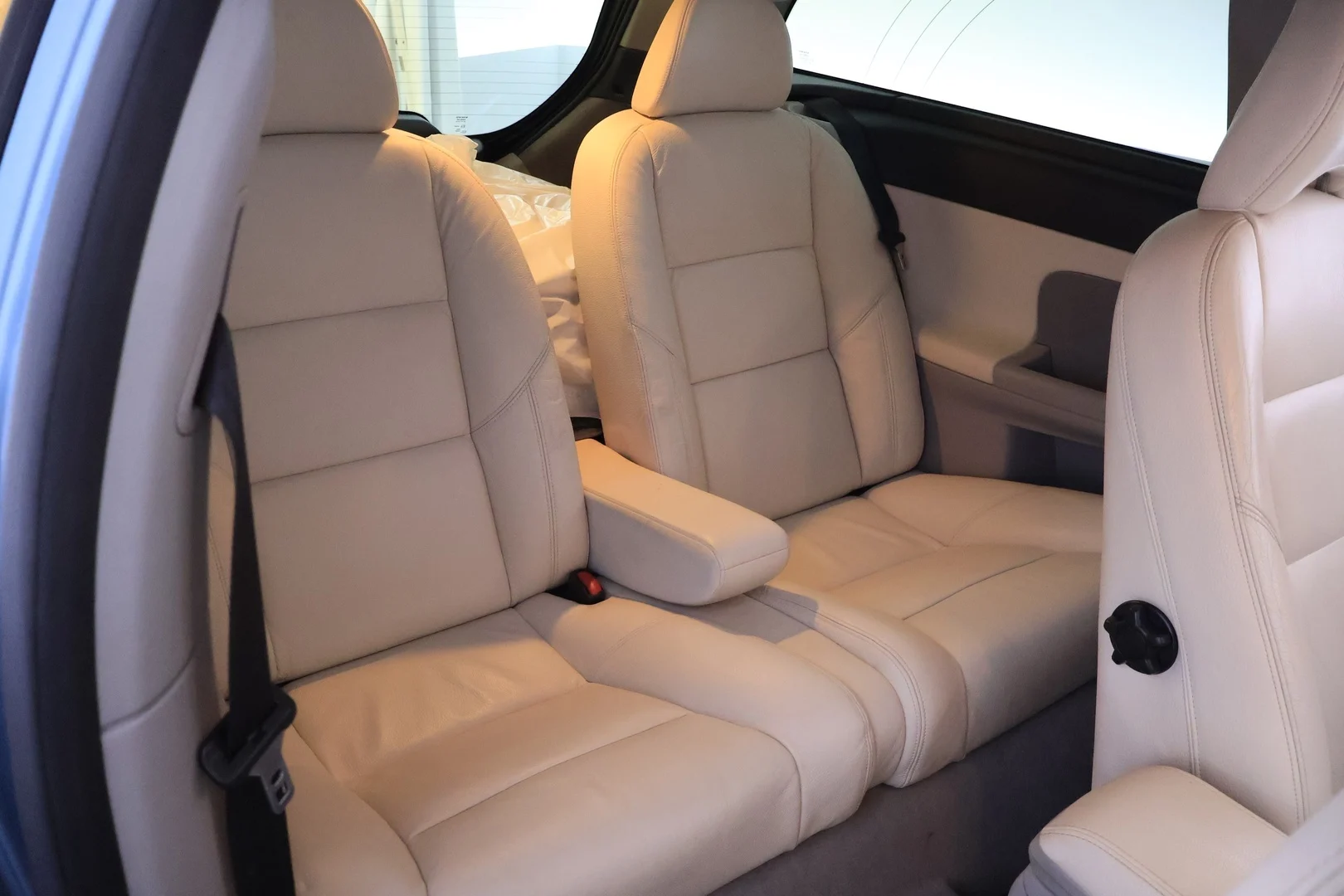 Car Image - UaGEhQ3uaM0jTbRhk9njT