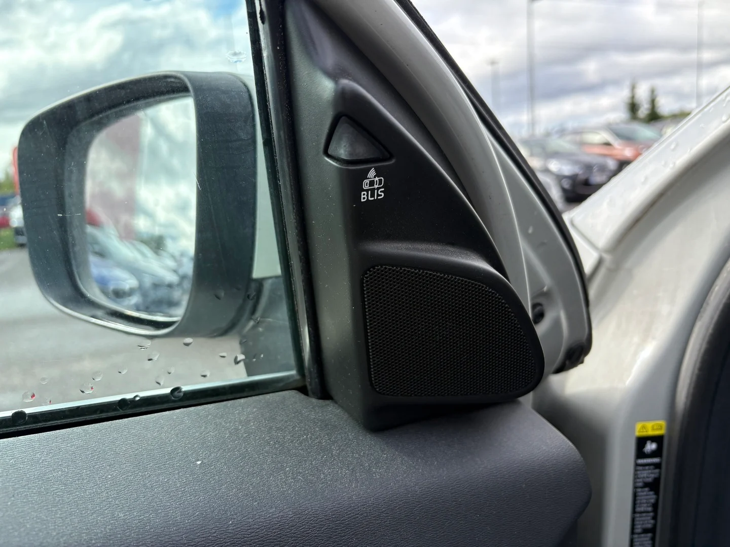 Car Image - ZFB749vB2MQn30AHy5QIe
