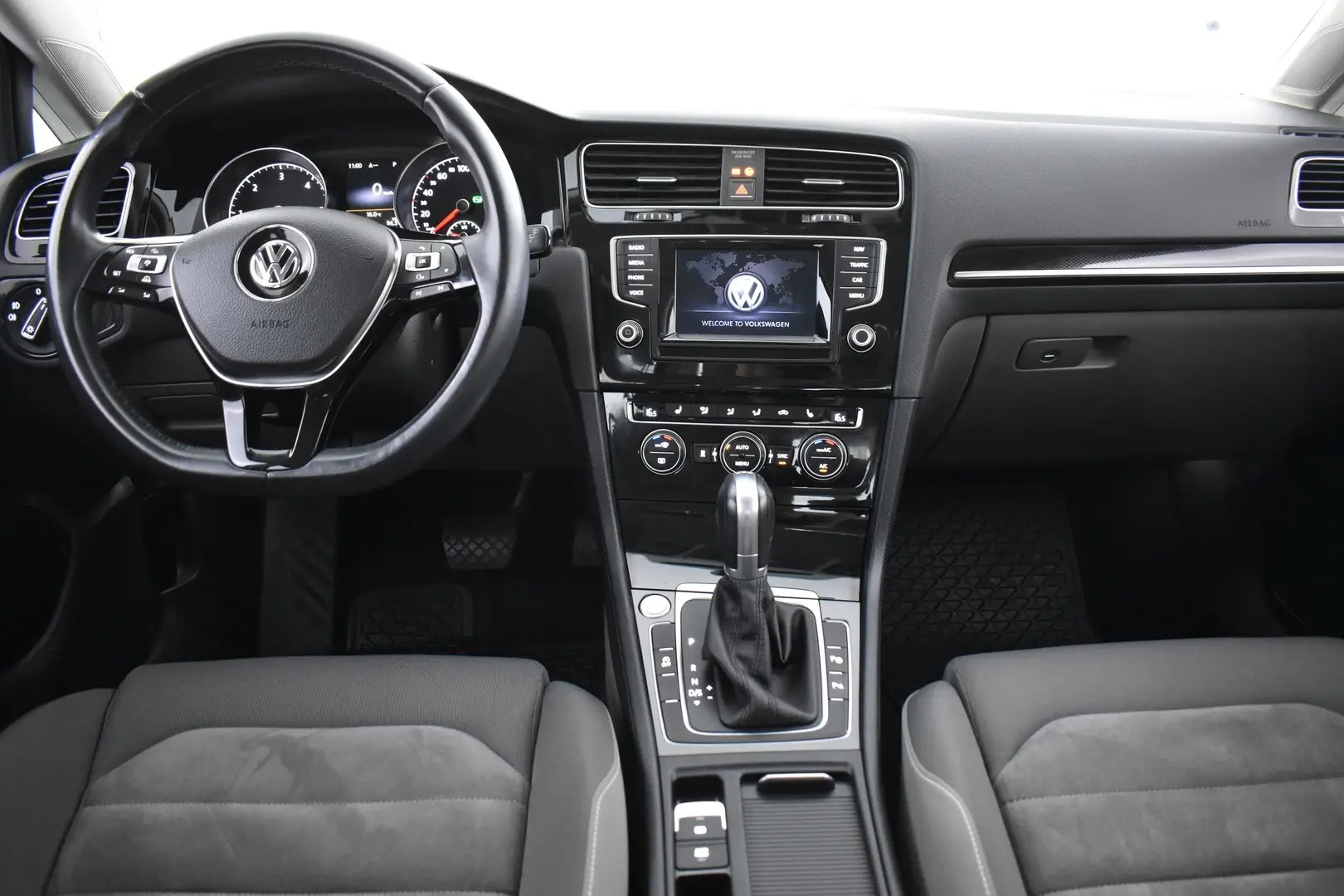 Car Image - 4ga8Bj7My1T8bfjv20IA2F