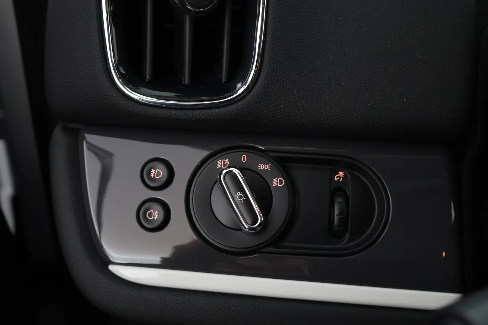 Car Image - XsRW4t33193iU7AcfeZys
