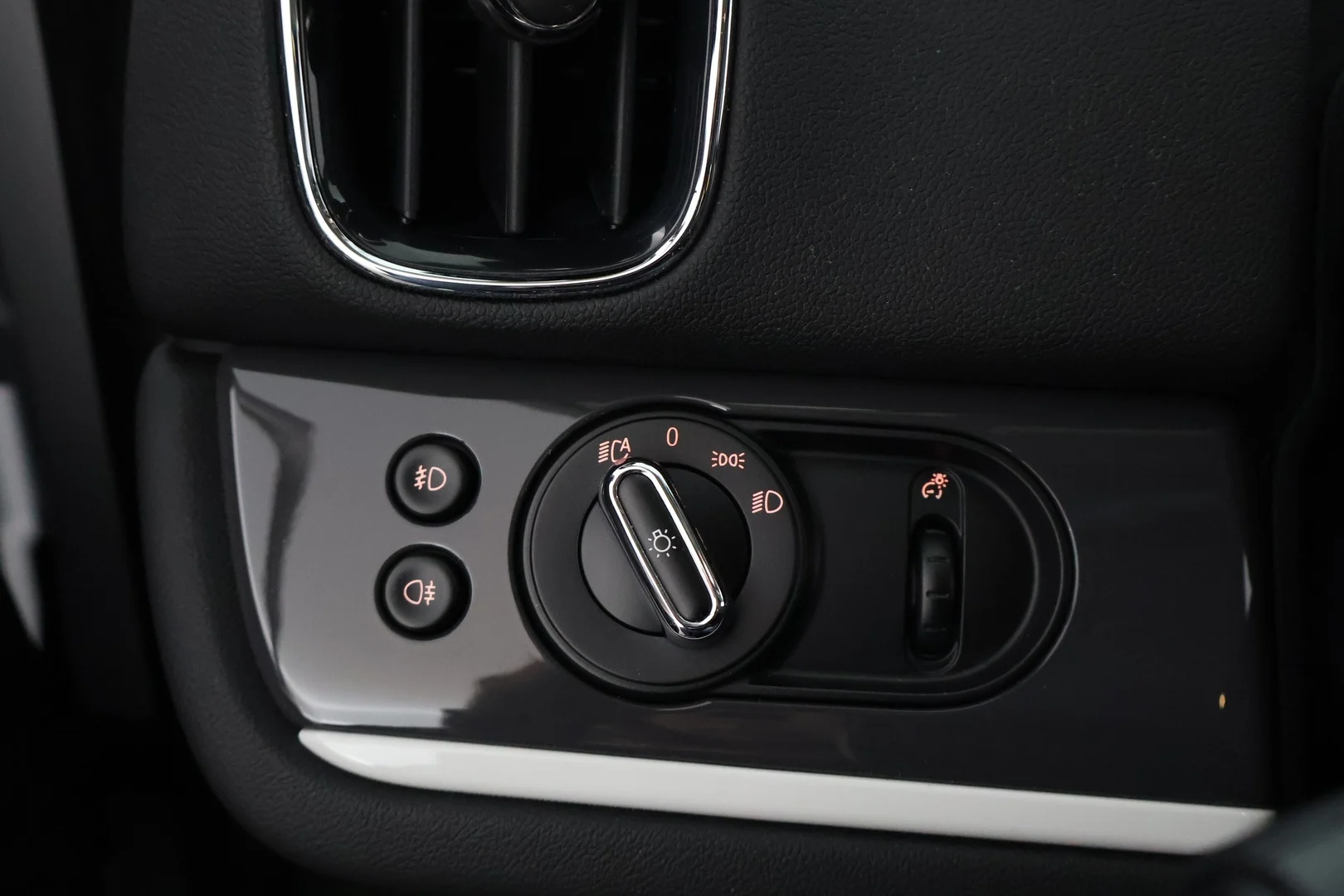 Car Image - XsRW4t33193iU7AcfeZys