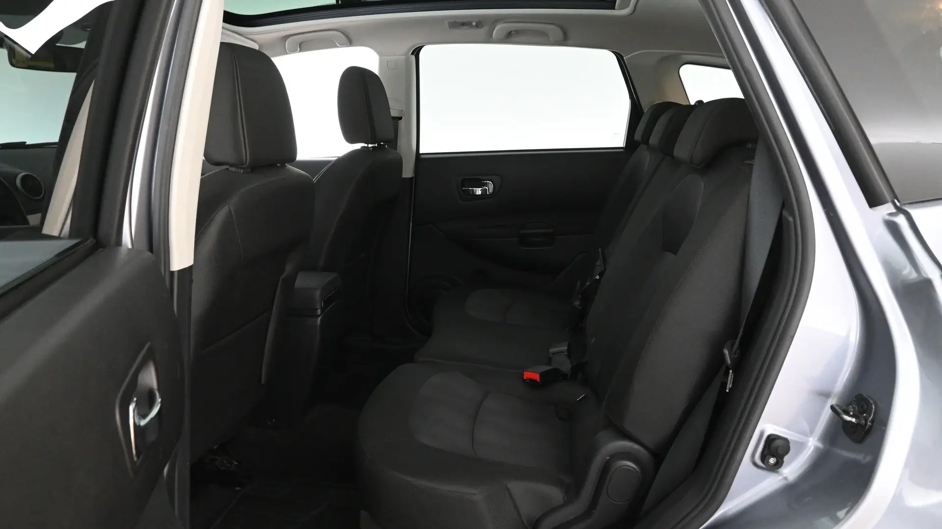 Car Image - 1Ad9jI0KyFbx5ZbwazCNnY