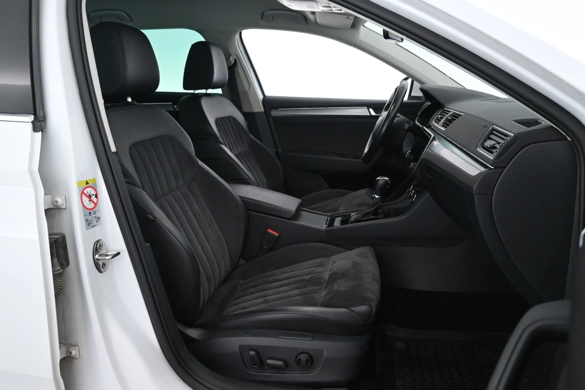 Car Image - 6pcBvad3Tn1MIbPyLfghBP