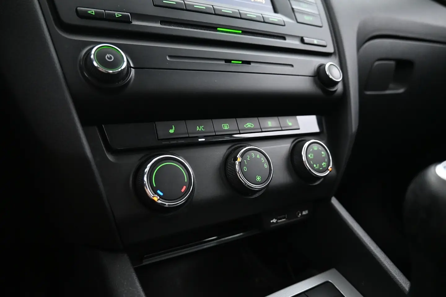 Car Image - 5ArKUb0eBEtdTCjbCAXT1l