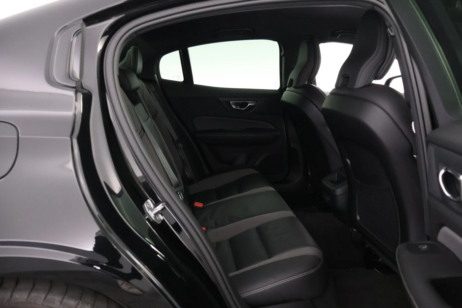 Car Image - 1Fpq9bJEU2MzFkSznXvD6h