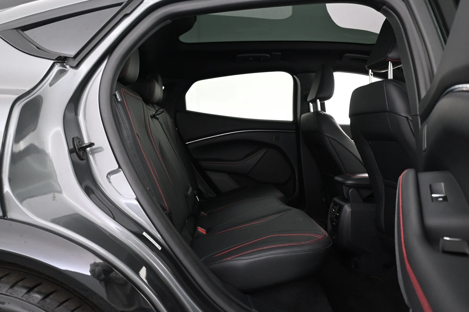 Car Image - eDfwDZQwS4RliEIbbpd5U