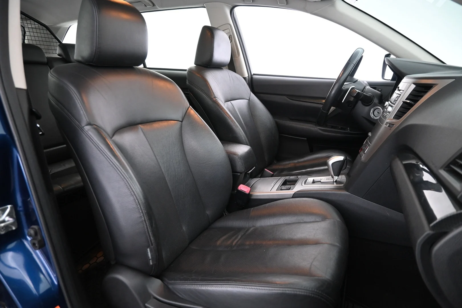 Car Image - 01bdMKwIBI1bysEnRmq2K8