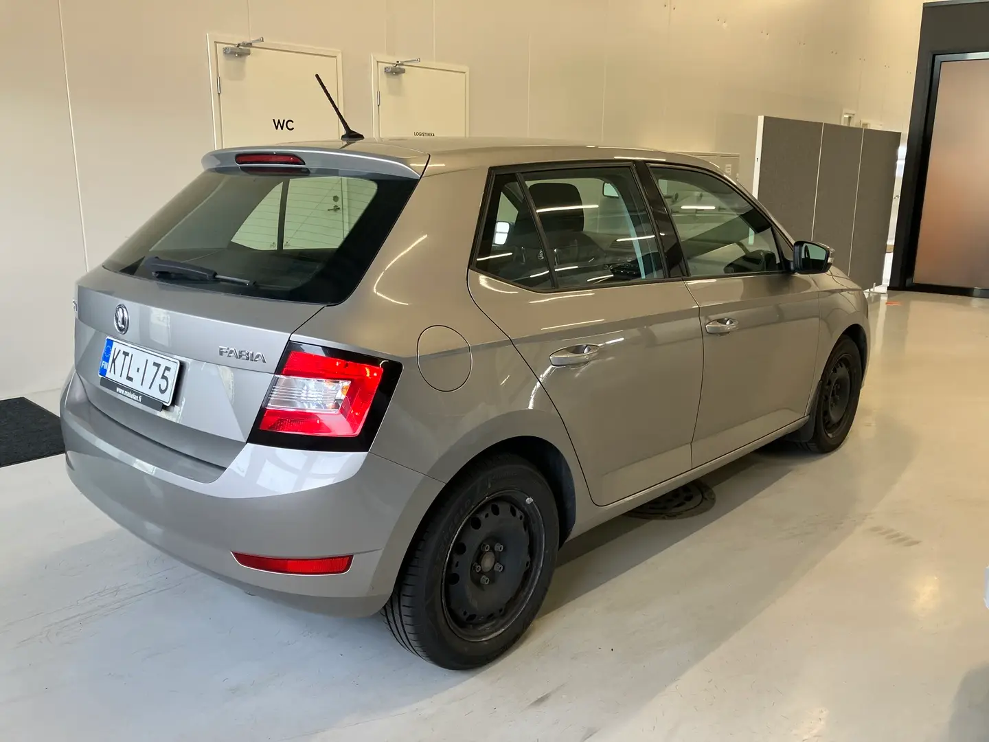 Car Image - uJbqobai3BkurtKDWKrjc