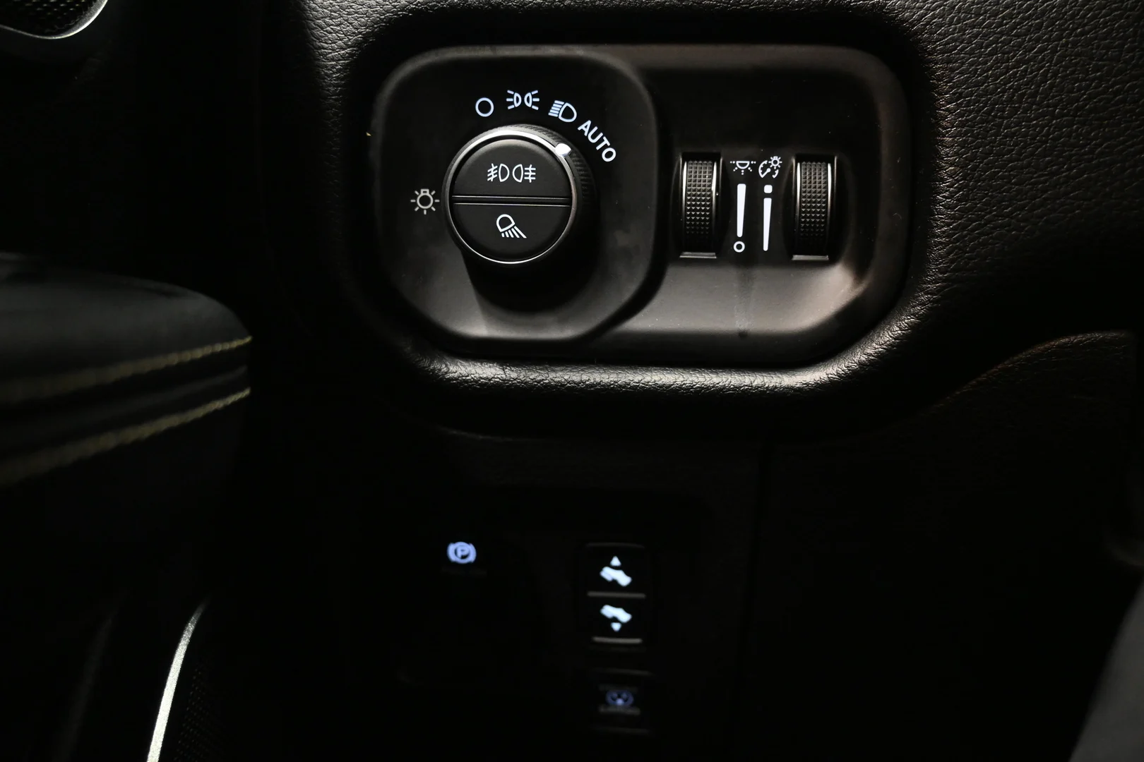 Car Image - 1OVyzZz8Xc3UYFuLOv9lps